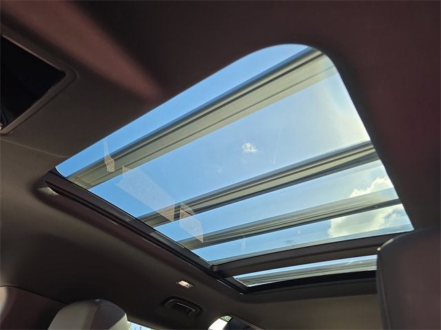 2025 Land Rover Defender X-Dynamic SE