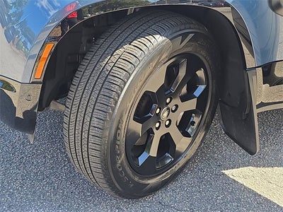 2025 Land Rover Defender X-Dynamic SE