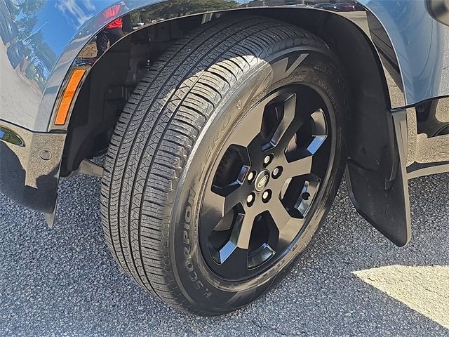 2025 Land Rover Defender X-Dynamic SE