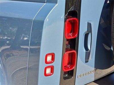 2025 Land Rover Defender X-Dynamic SE