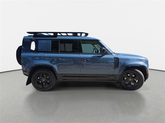 2025 Land Rover Defender X-Dynamic SE