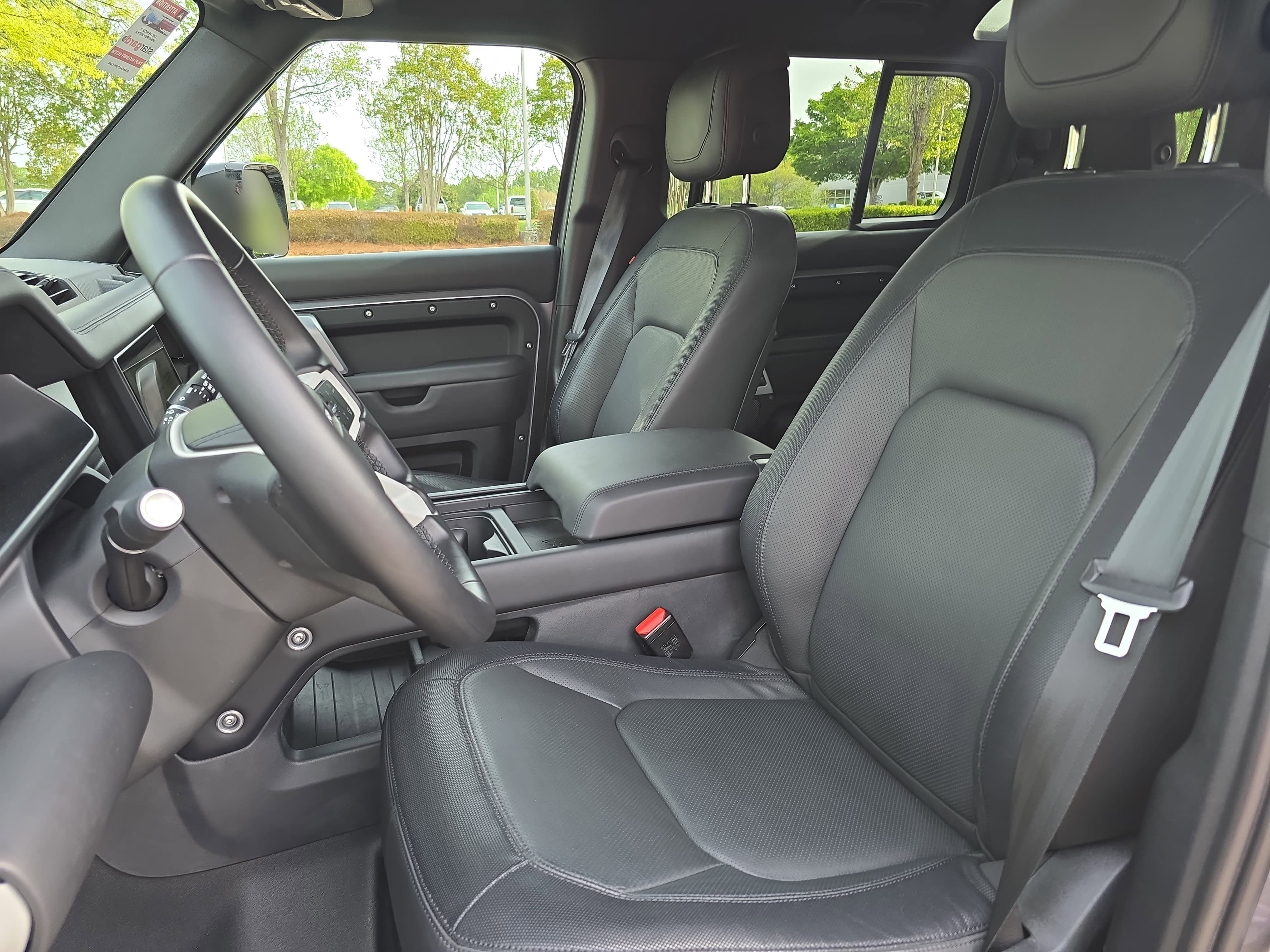 2024 Land Rover Defender X-Dynamic SE