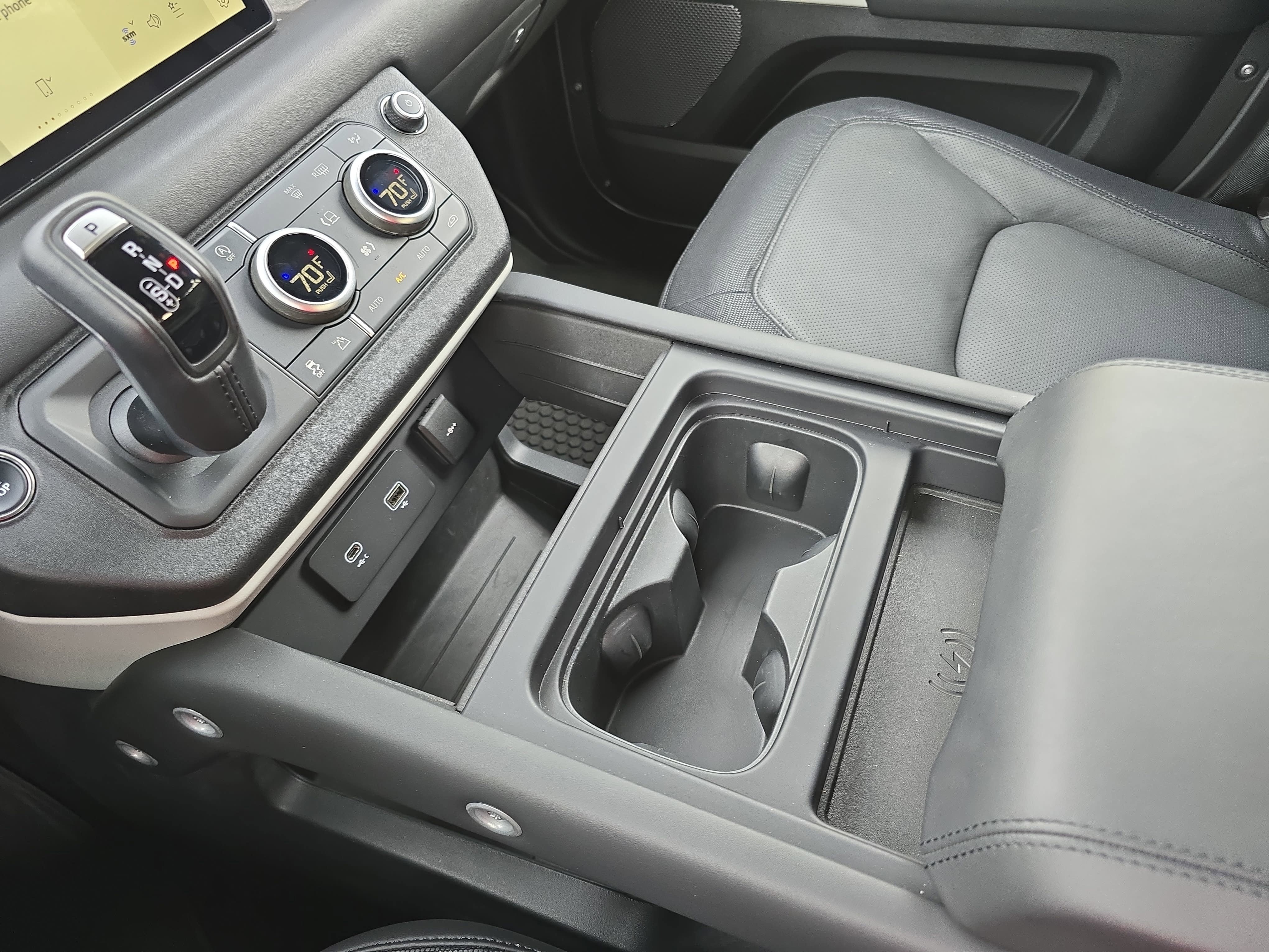 2024 Land Rover Defender X-Dynamic SE