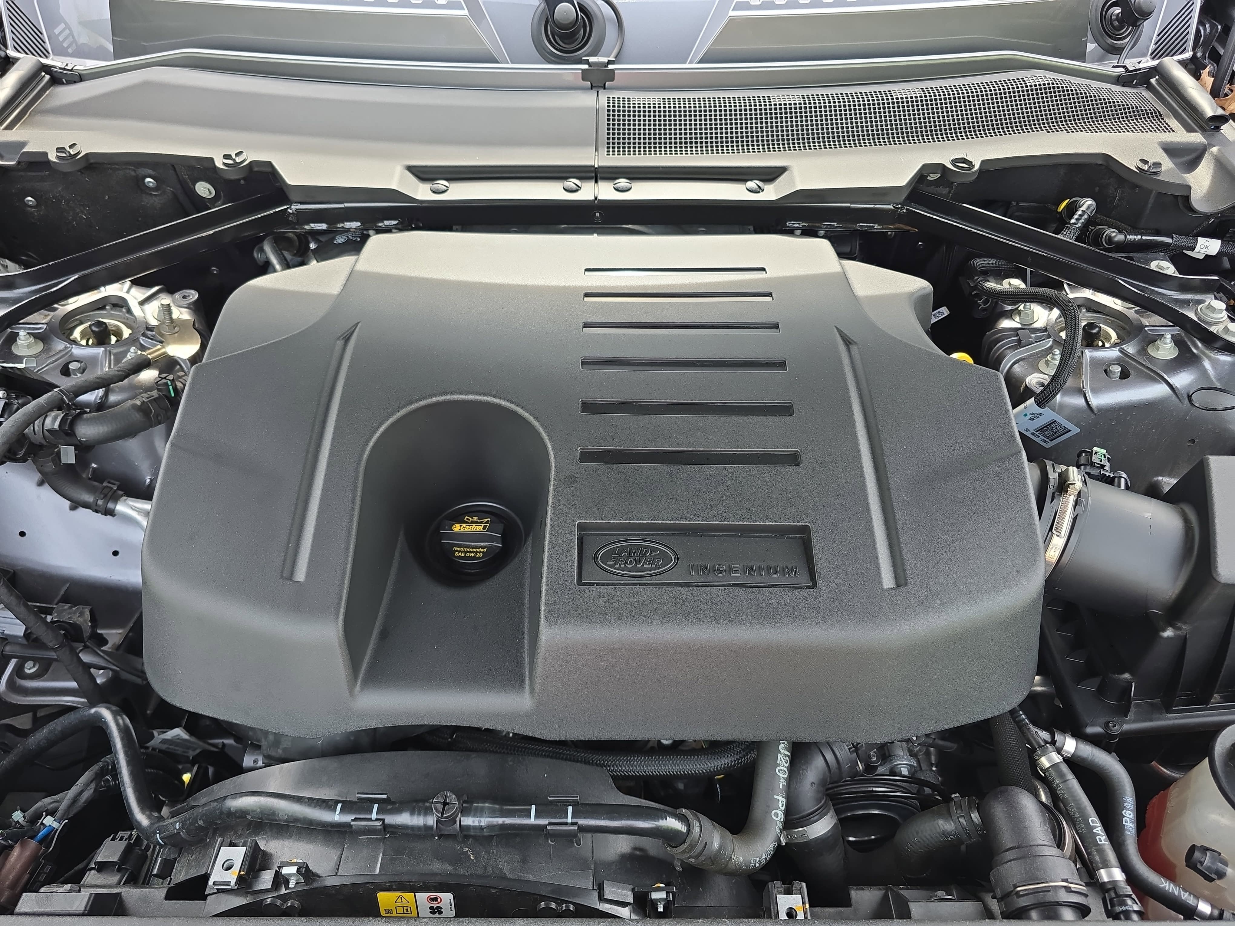 2024 Land Rover Defender X-Dynamic SE