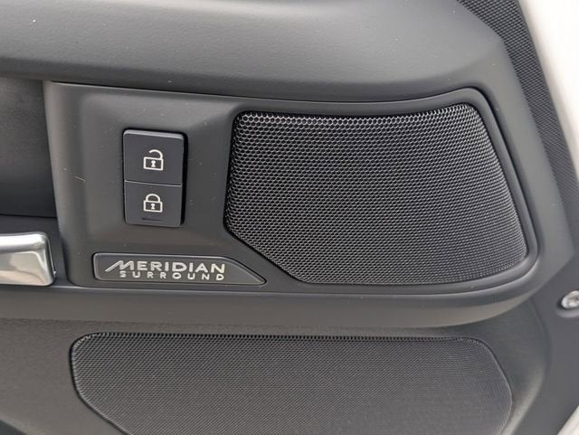 2026 Land Rover Defender X-Dynamic SE