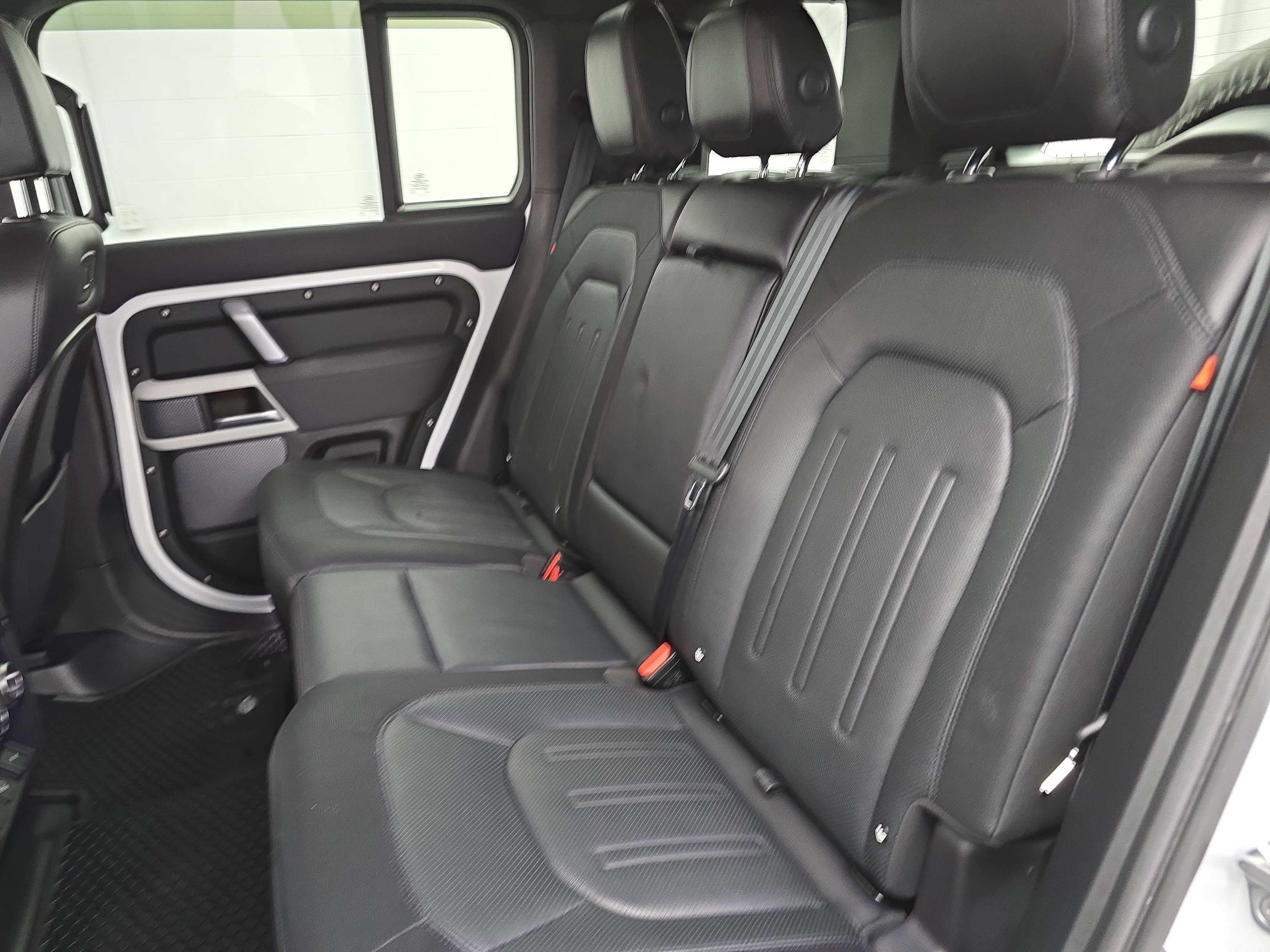 2022 Land Rover Defender X-Dynamic SE