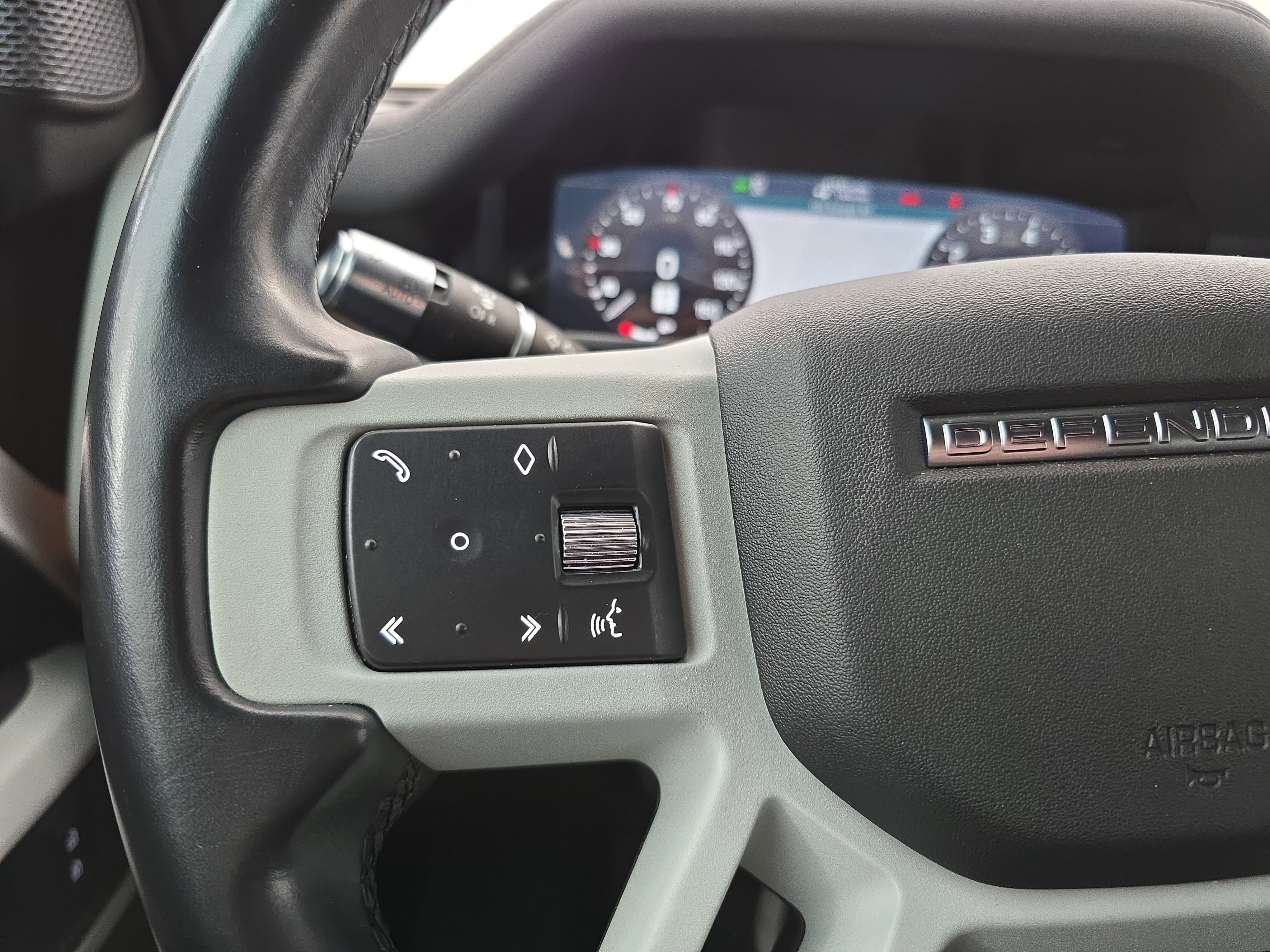 2022 Land Rover Defender X-Dynamic SE