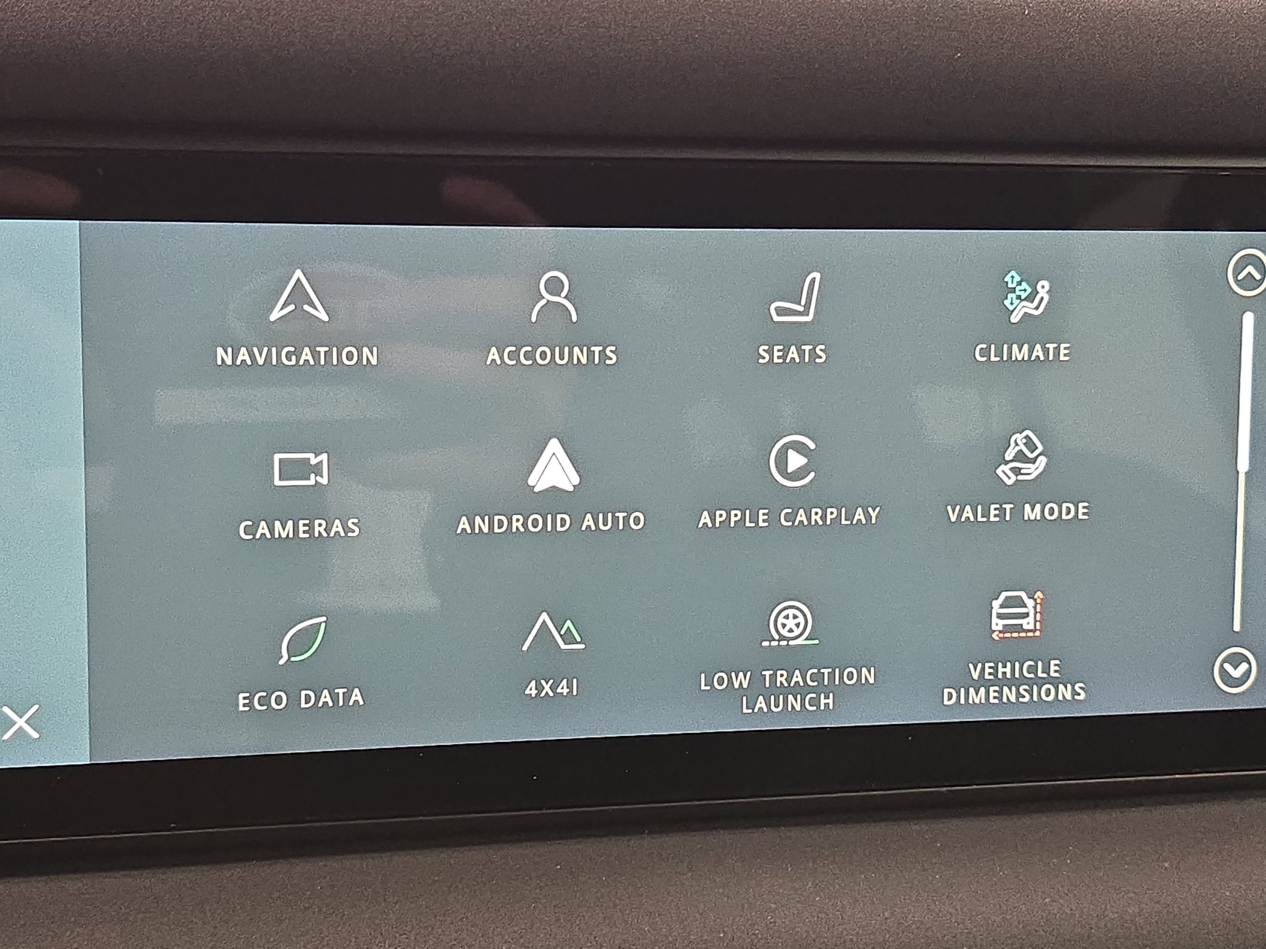 2022 Land Rover Defender X-Dynamic SE