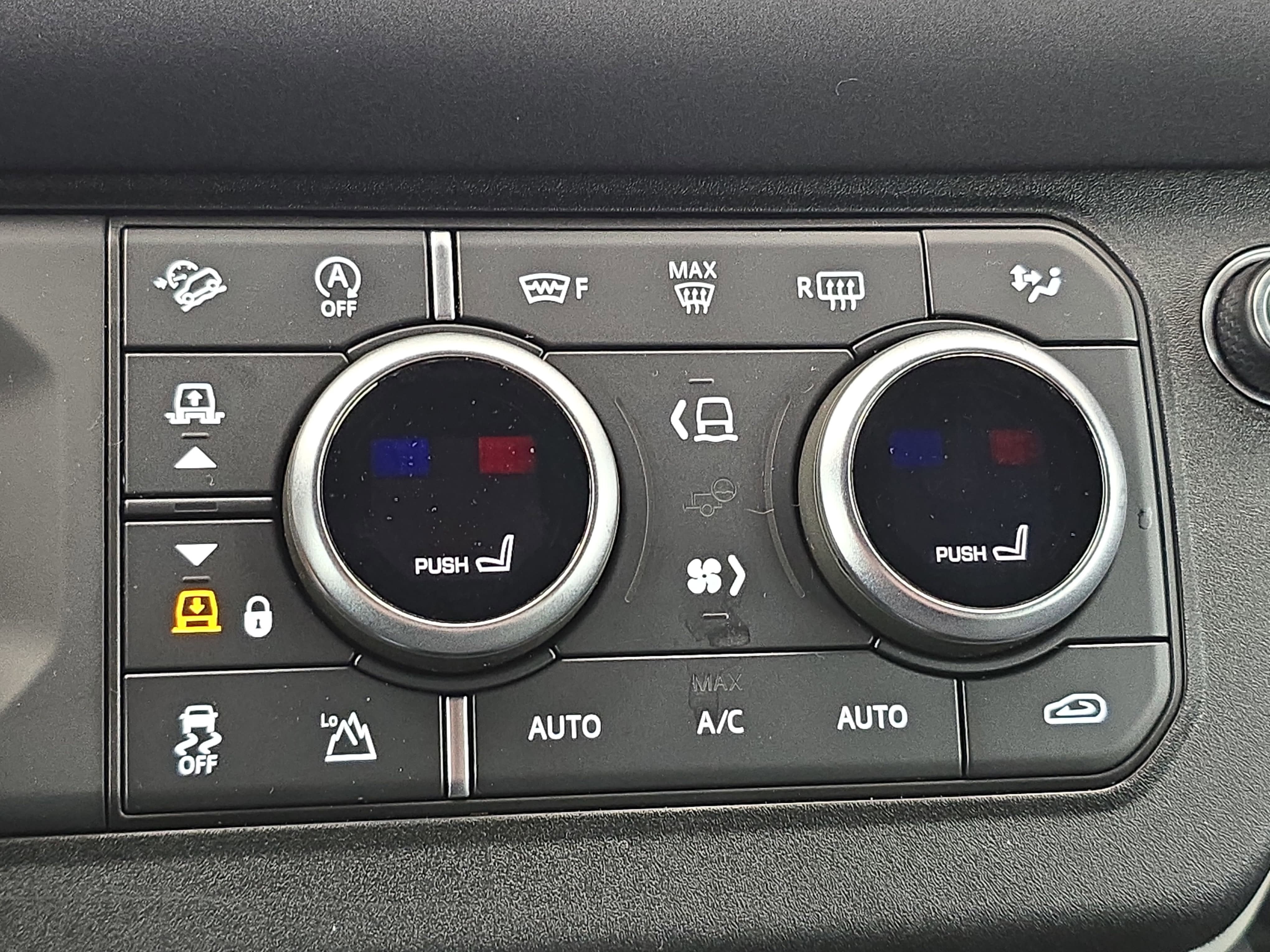 2022 Land Rover Defender X-Dynamic SE