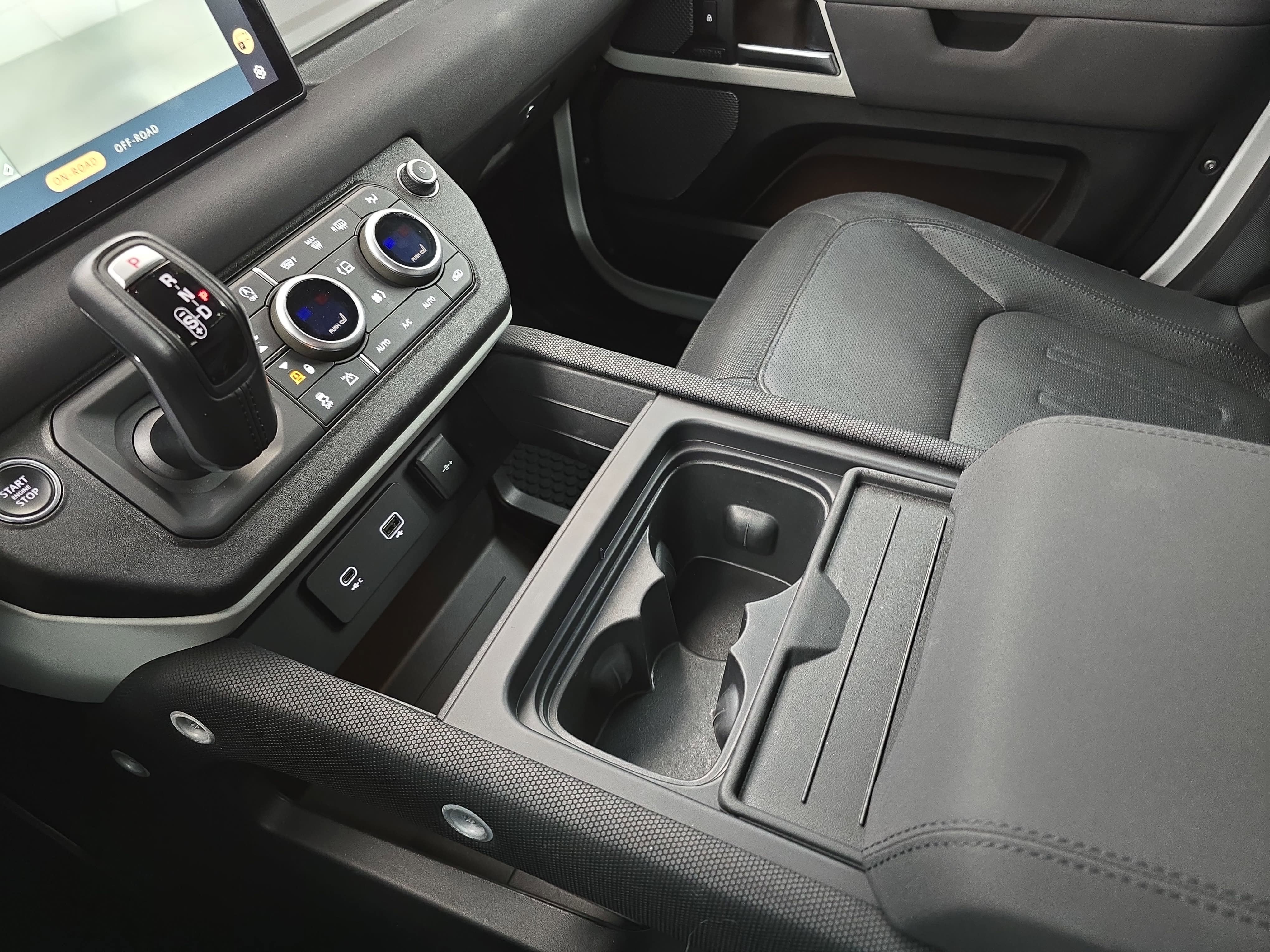 2022 Land Rover Defender X-Dynamic SE