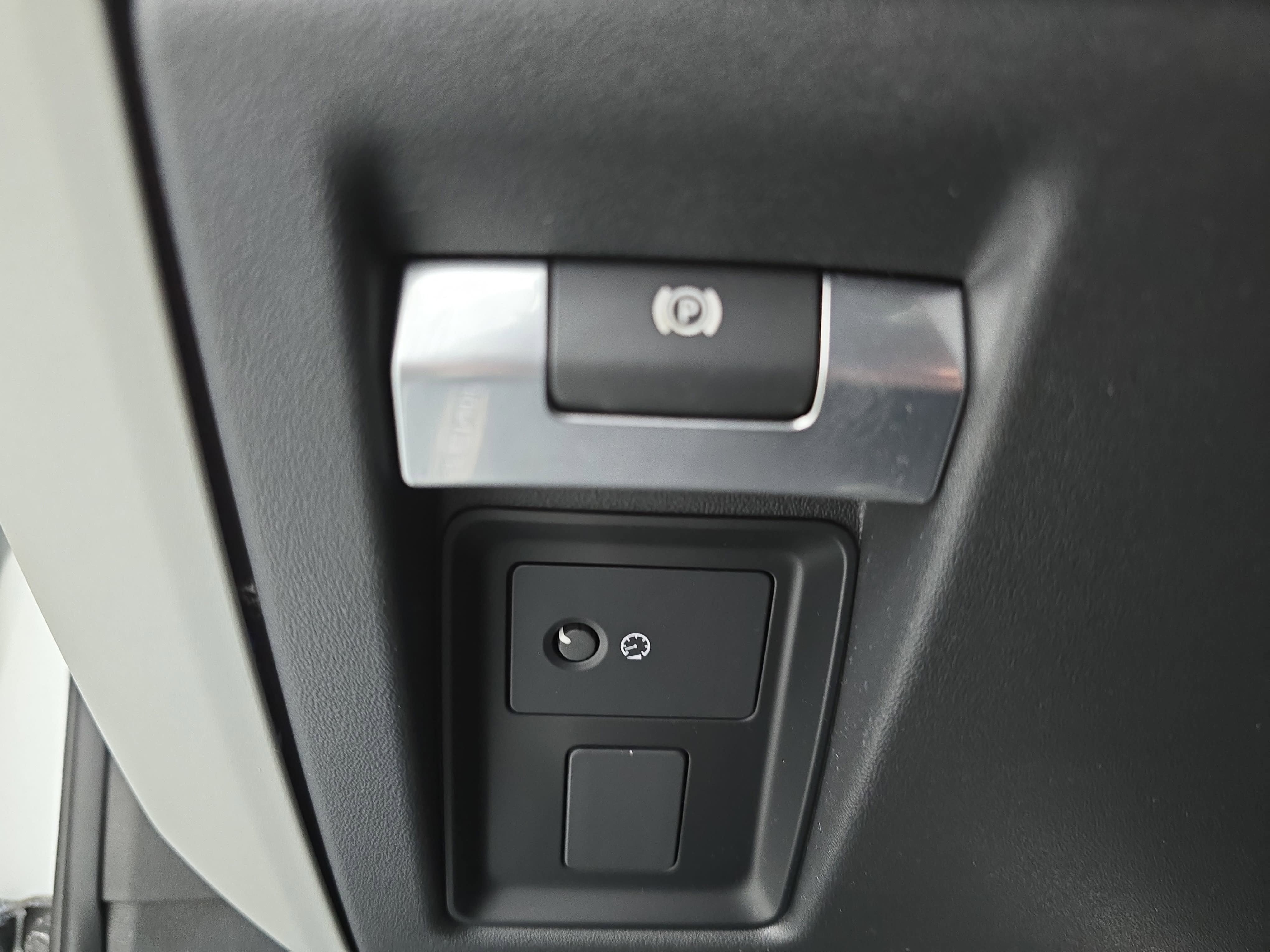 2022 Land Rover Defender X-Dynamic SE