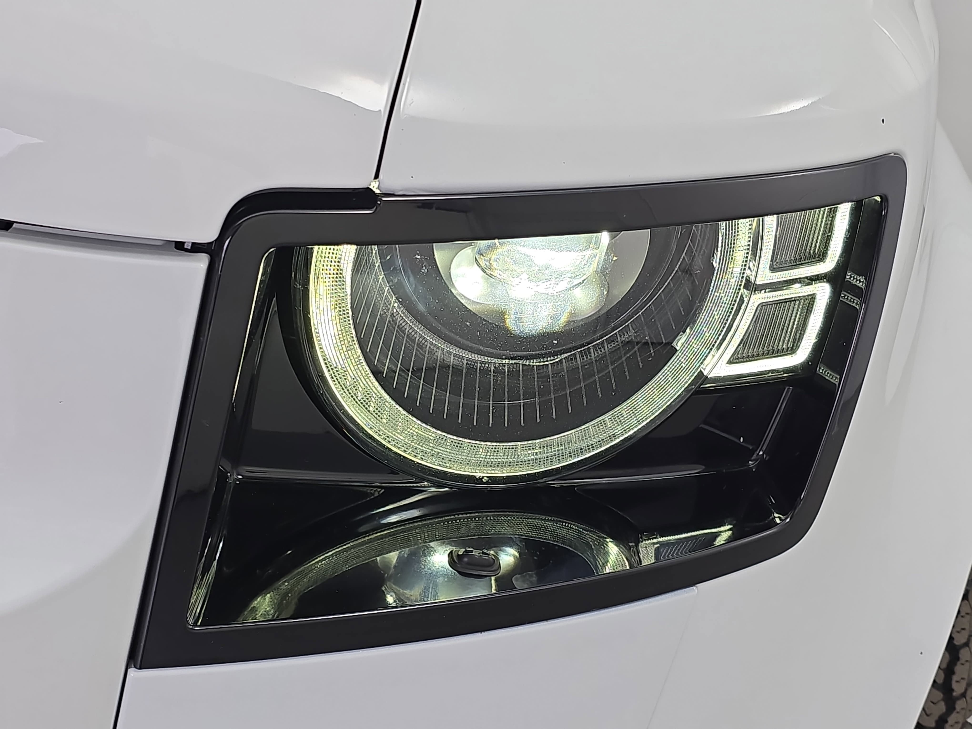 2022 Land Rover Defender X-Dynamic SE