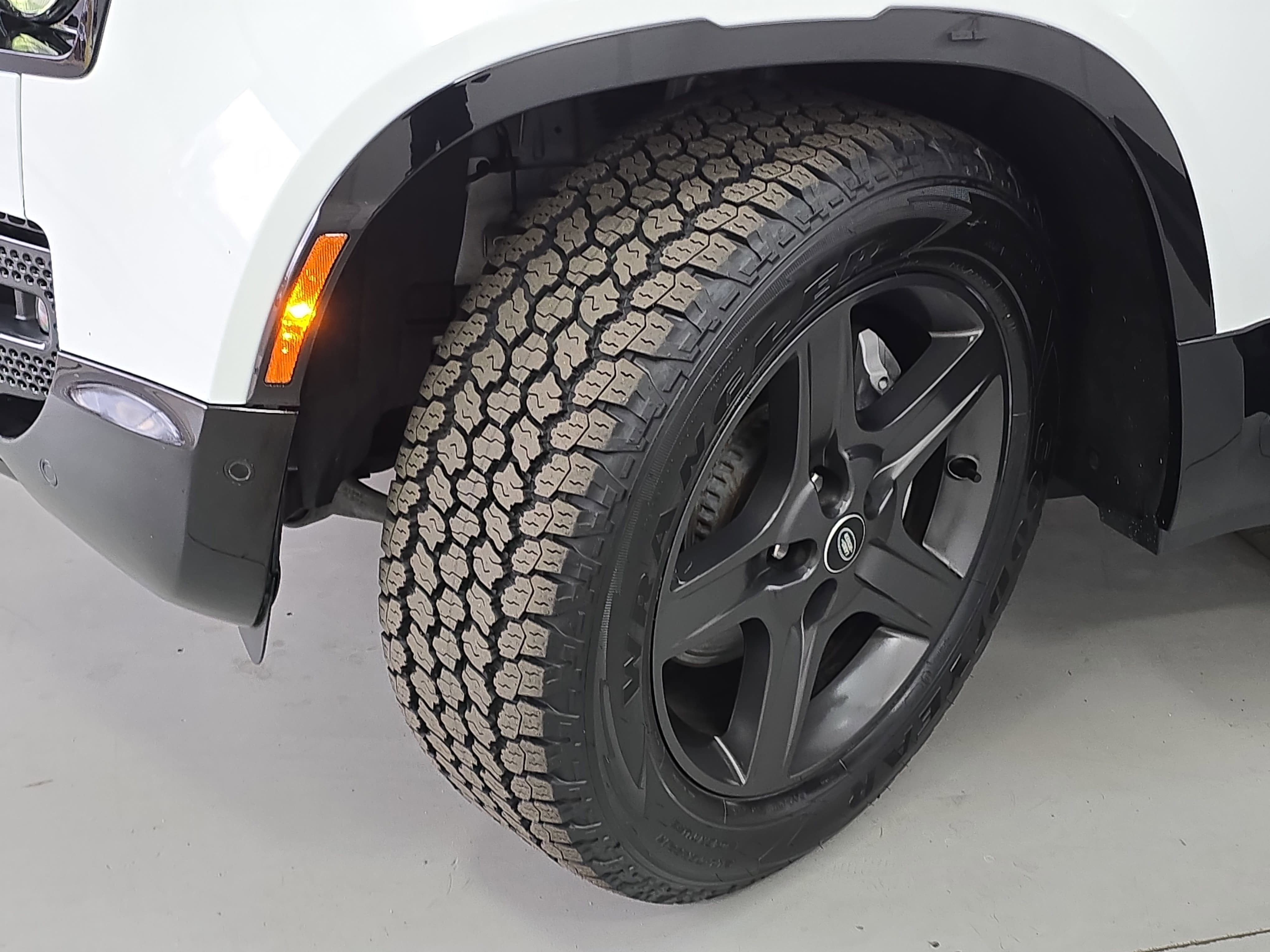 2022 Land Rover Defender X-Dynamic SE