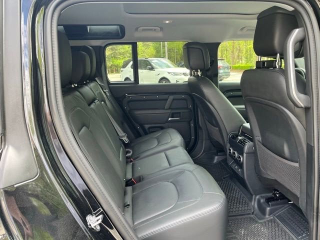 2025 Land Rover Defender X-Dynamic SE