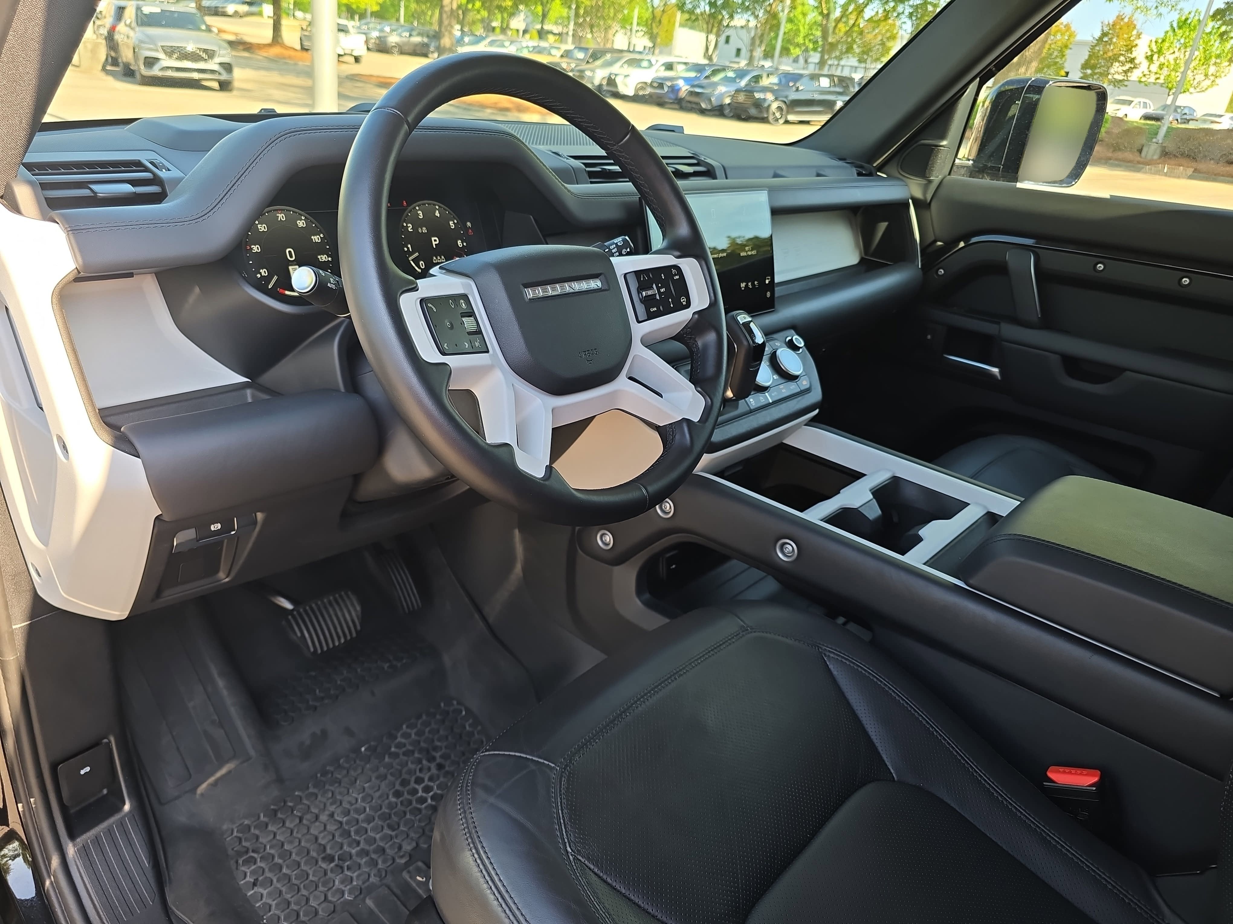 2025 Land Rover Defender X-Dynamic SE