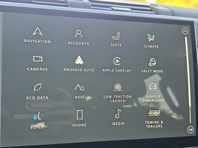 2025 Land Rover Defender X-Dynamic SE