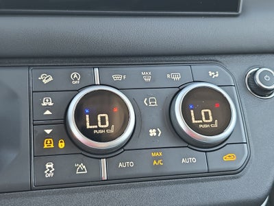 2025 Land Rover Defender X-Dynamic SE