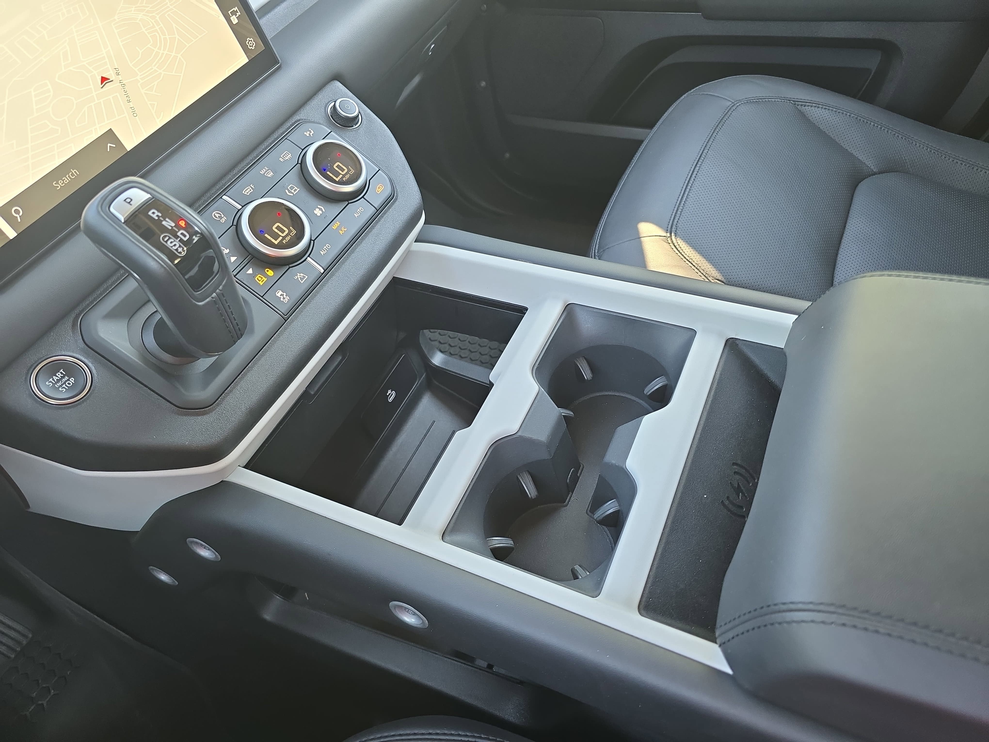 2025 Land Rover Defender X-Dynamic SE