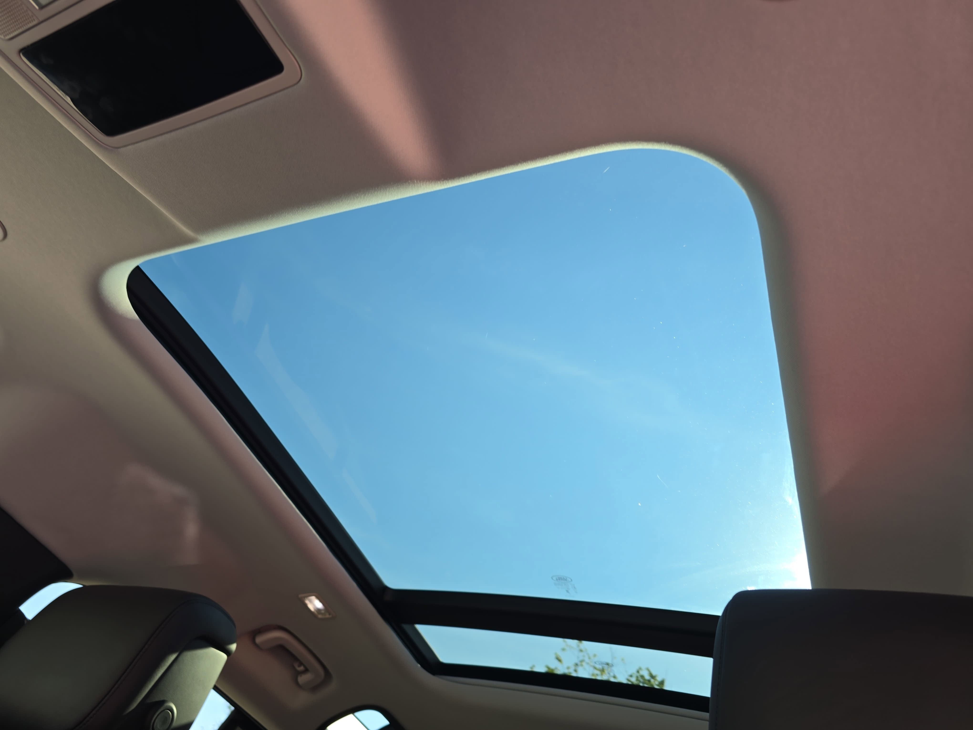 2025 Land Rover Defender X-Dynamic SE