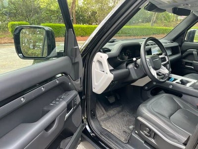 2025 Land Rover Defender X-Dynamic SE