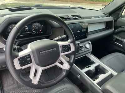 2025 Land Rover Defender X-Dynamic SE