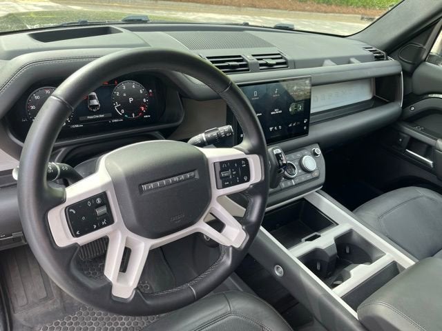 2025 Land Rover Defender X-Dynamic SE