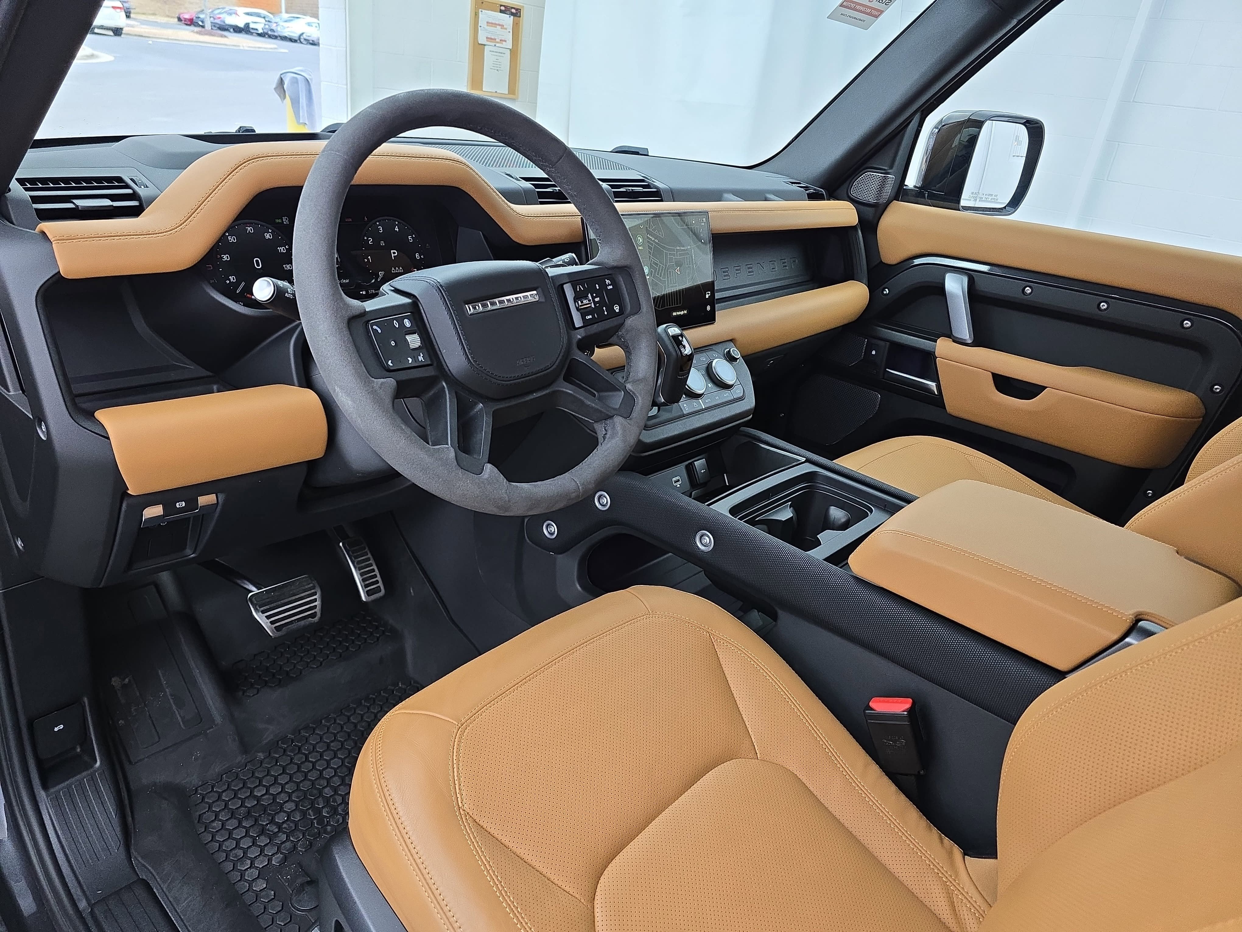 2024 Land Rover Defender V8