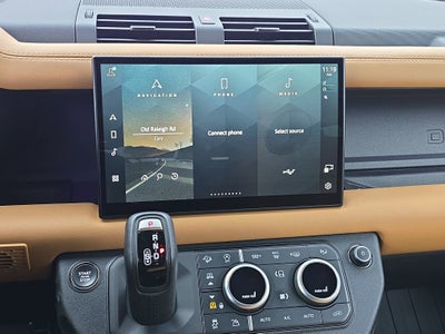 2024 Land Rover Defender V8