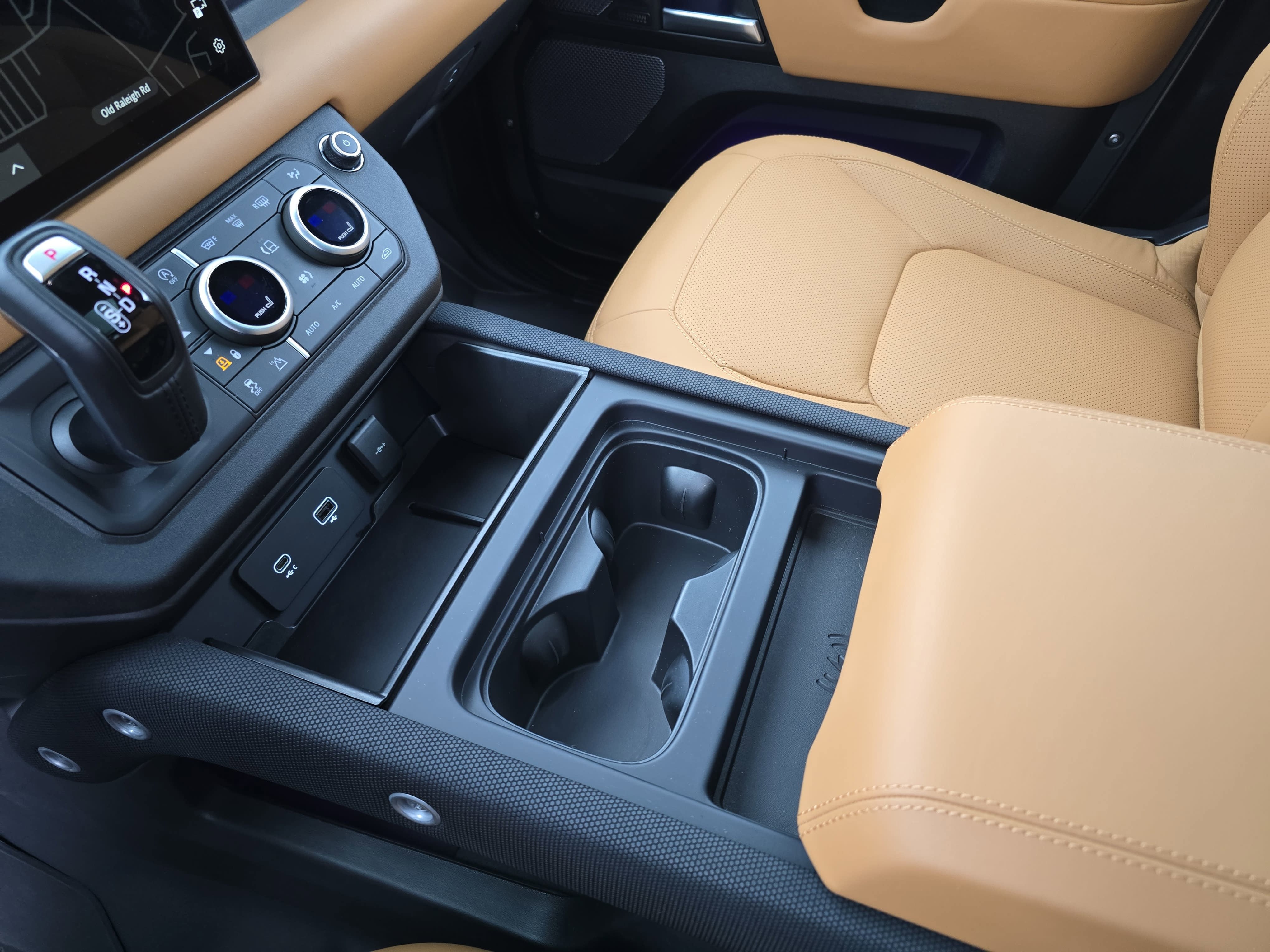 2024 Land Rover Defender V8