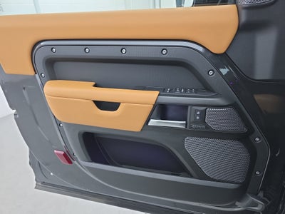 2024 Land Rover Defender V8