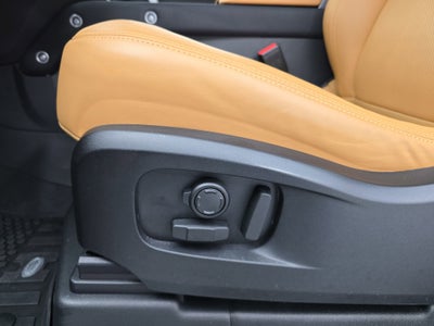 2024 Land Rover Defender V8