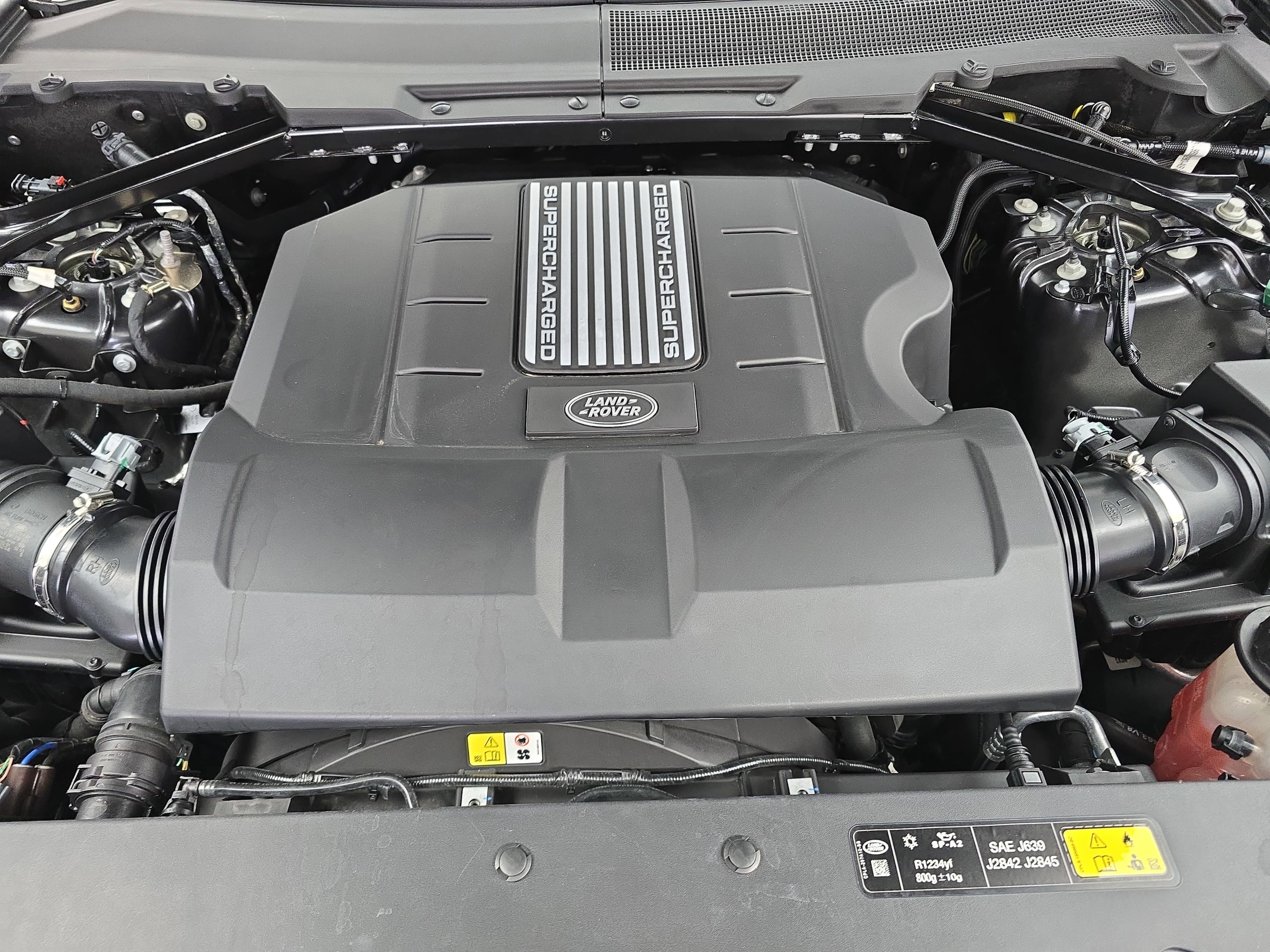 2024 Land Rover Defender V8