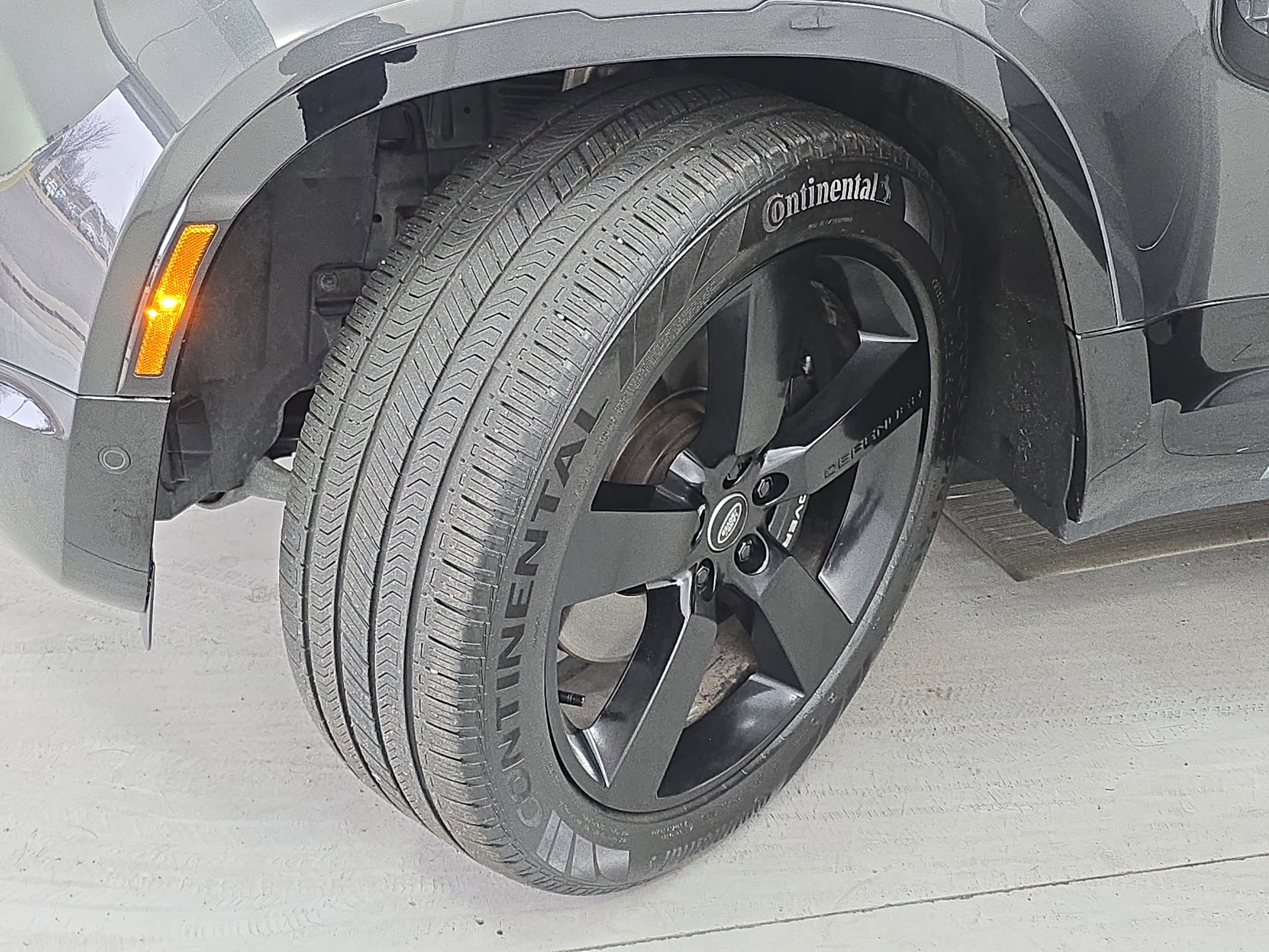 2024 Land Rover Defender V8