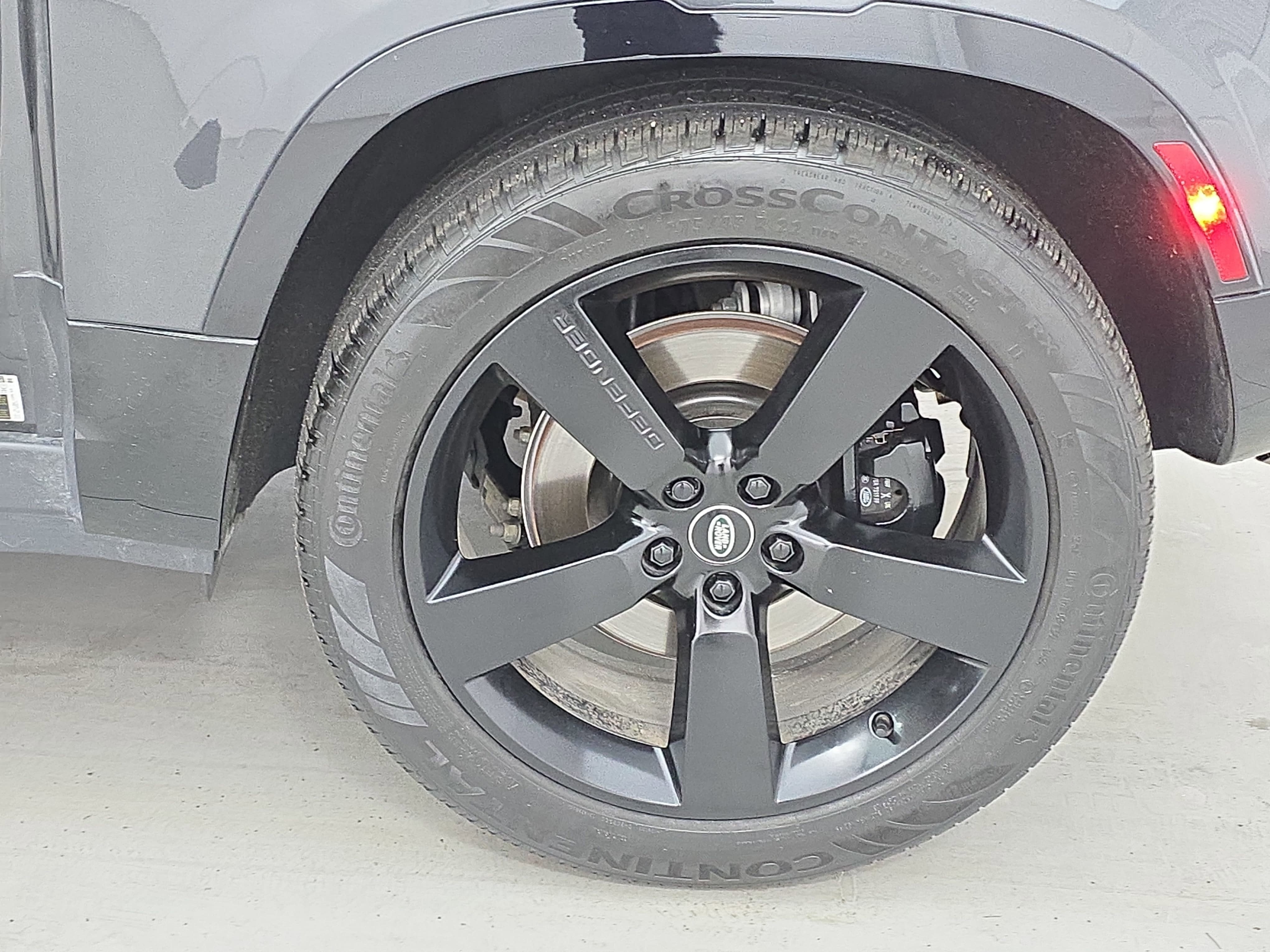 2024 Land Rover Defender V8