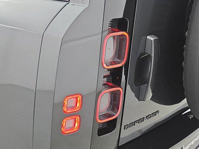 2024 Land Rover Defender V8