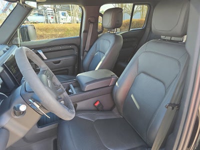 2024 Land Rover Defender V8