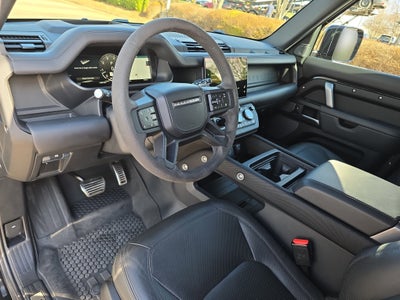 2024 Land Rover Defender V8