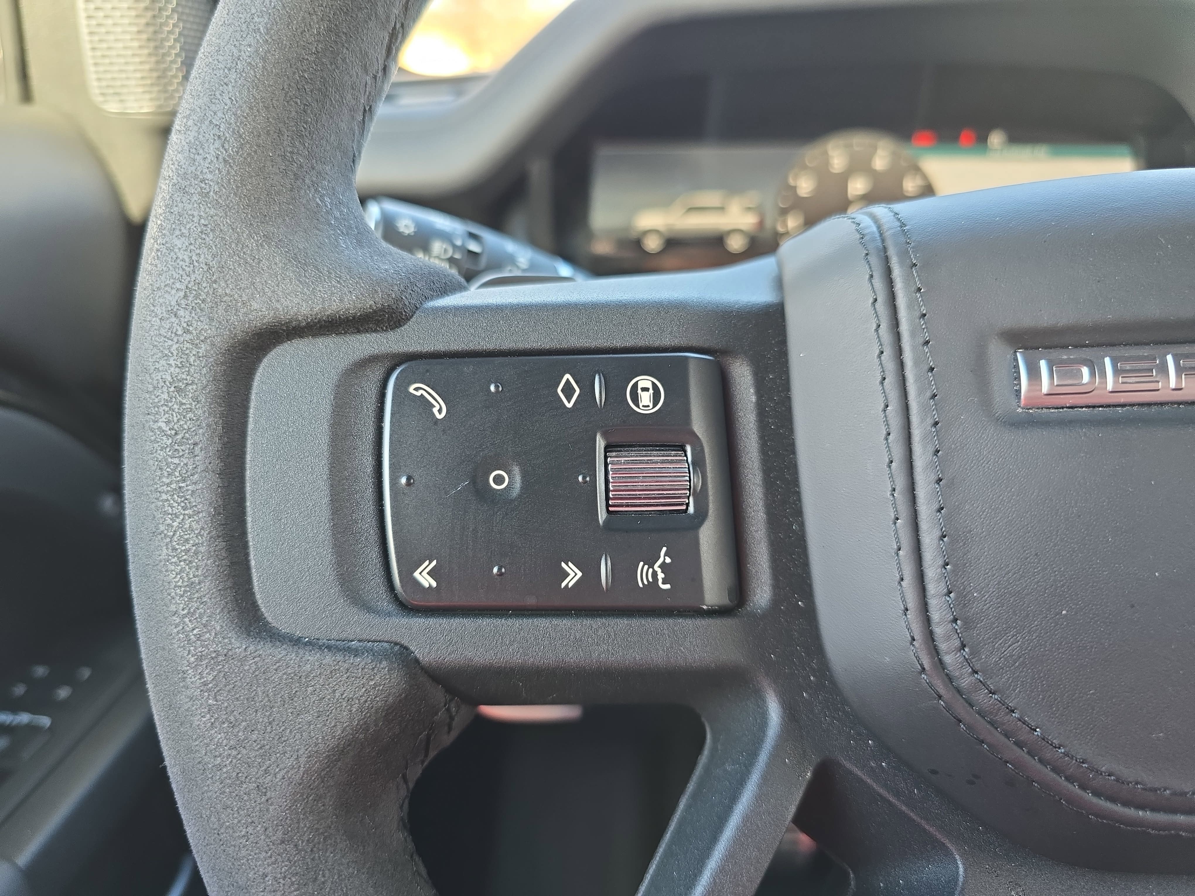 2024 Land Rover Defender V8