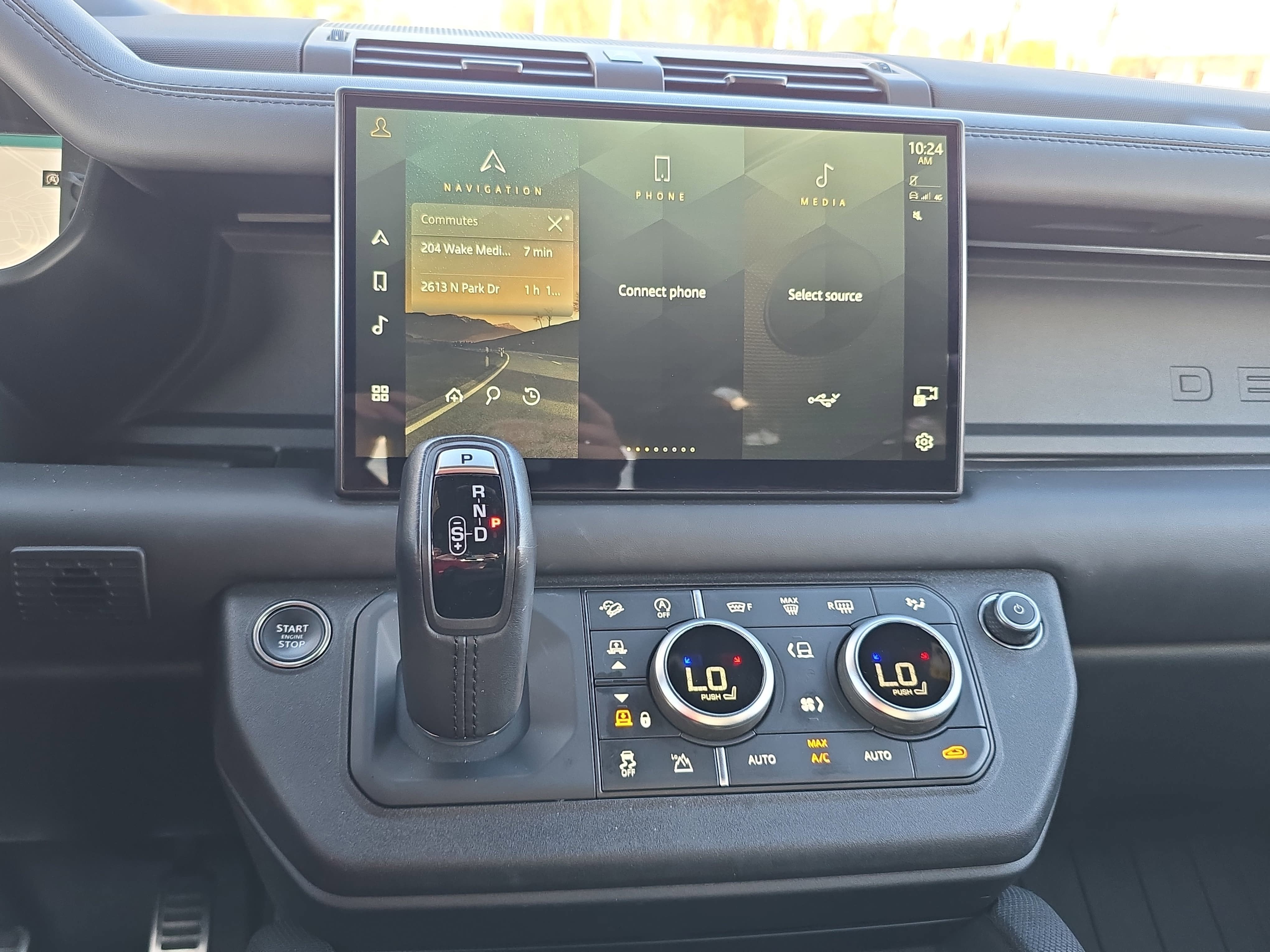 2024 Land Rover Defender V8