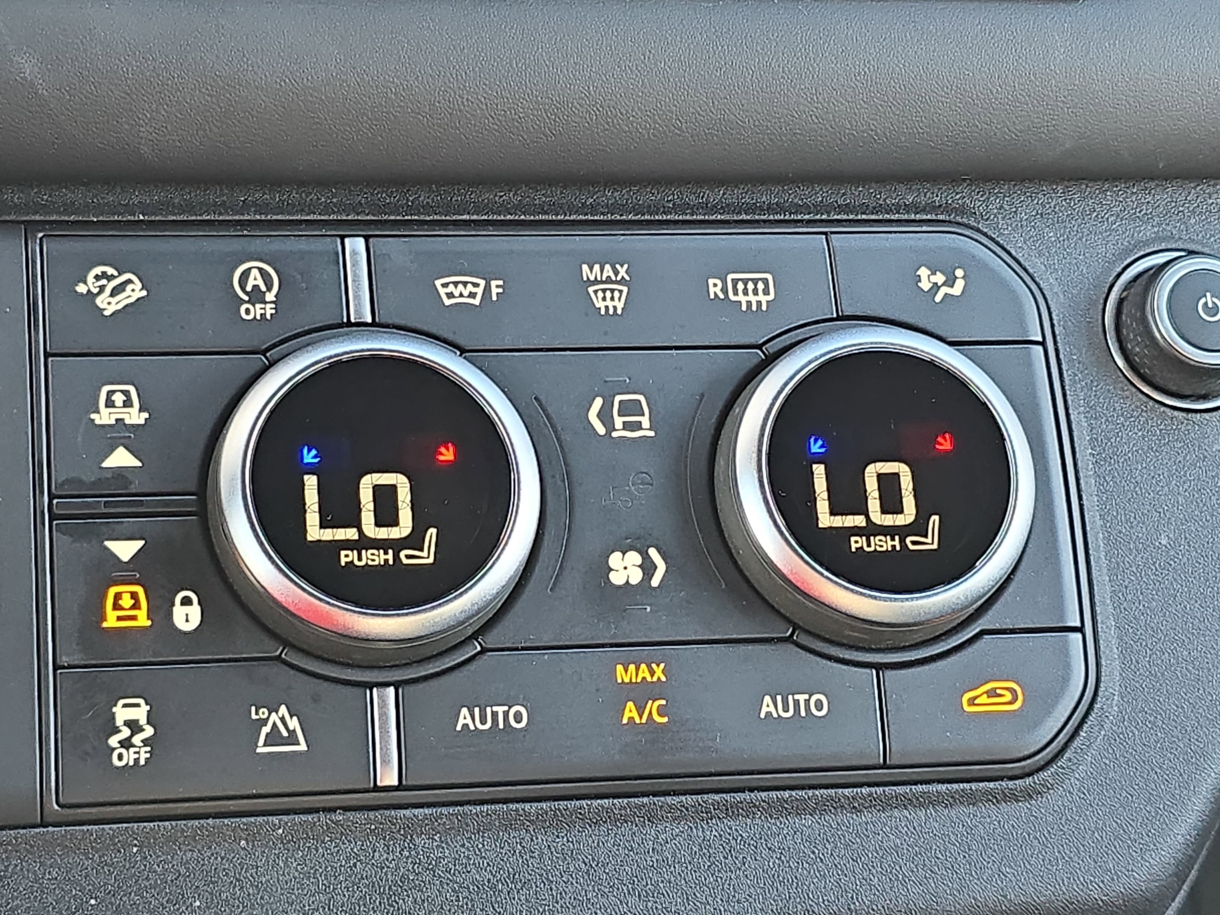 2024 Land Rover Defender V8