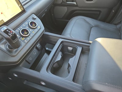 2024 Land Rover Defender V8
