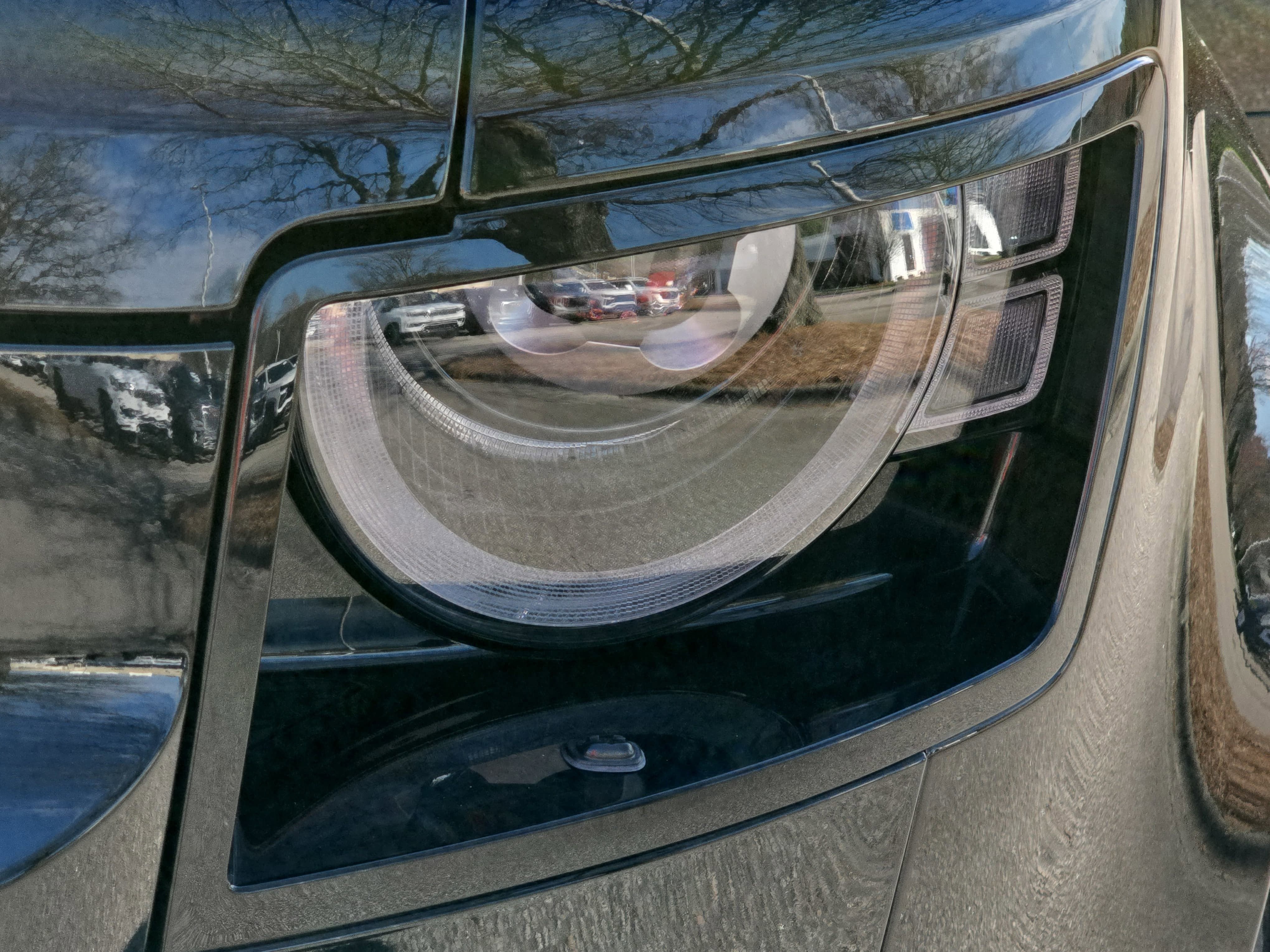 2024 Land Rover Defender V8