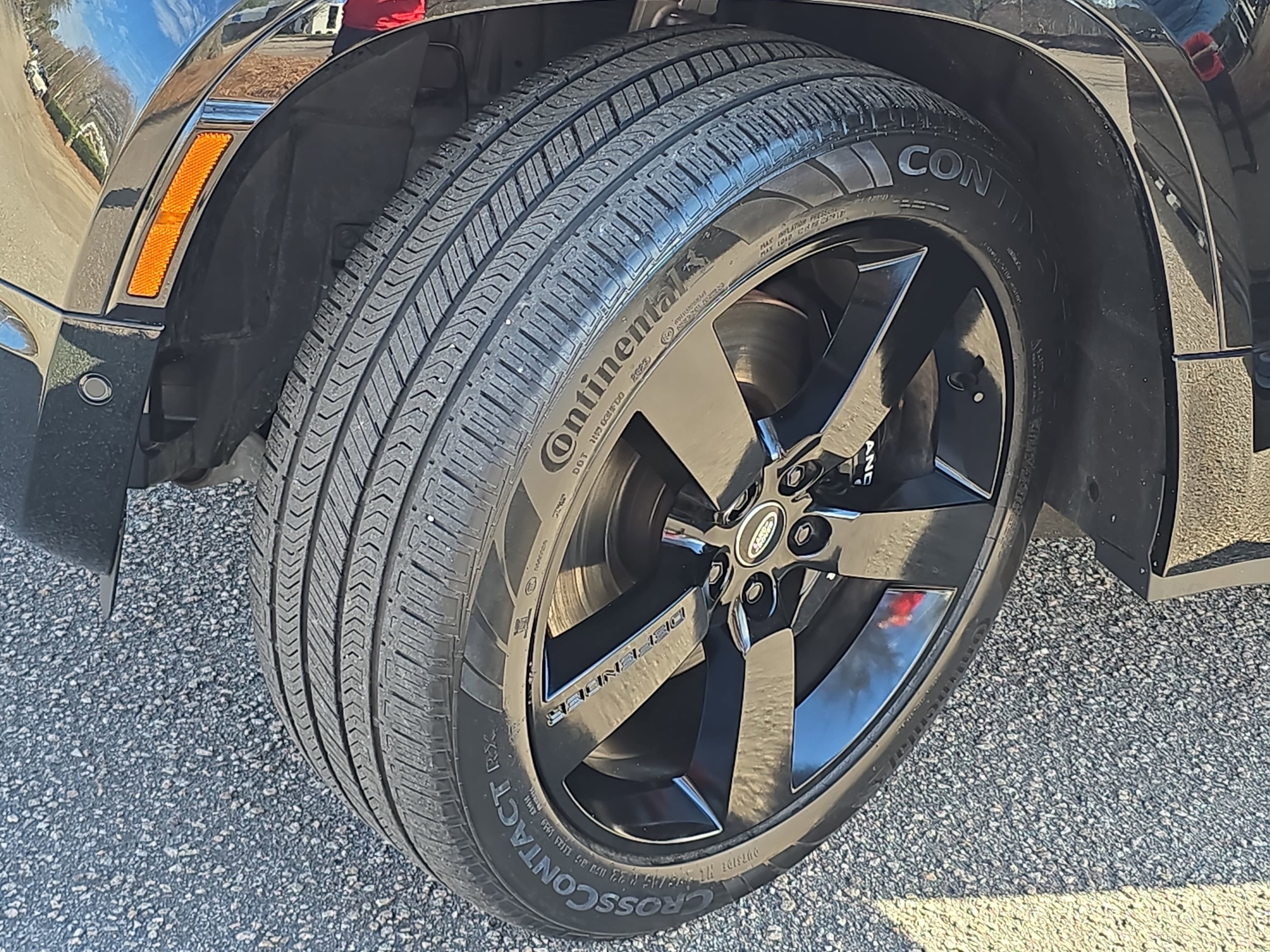 2024 Land Rover Defender V8