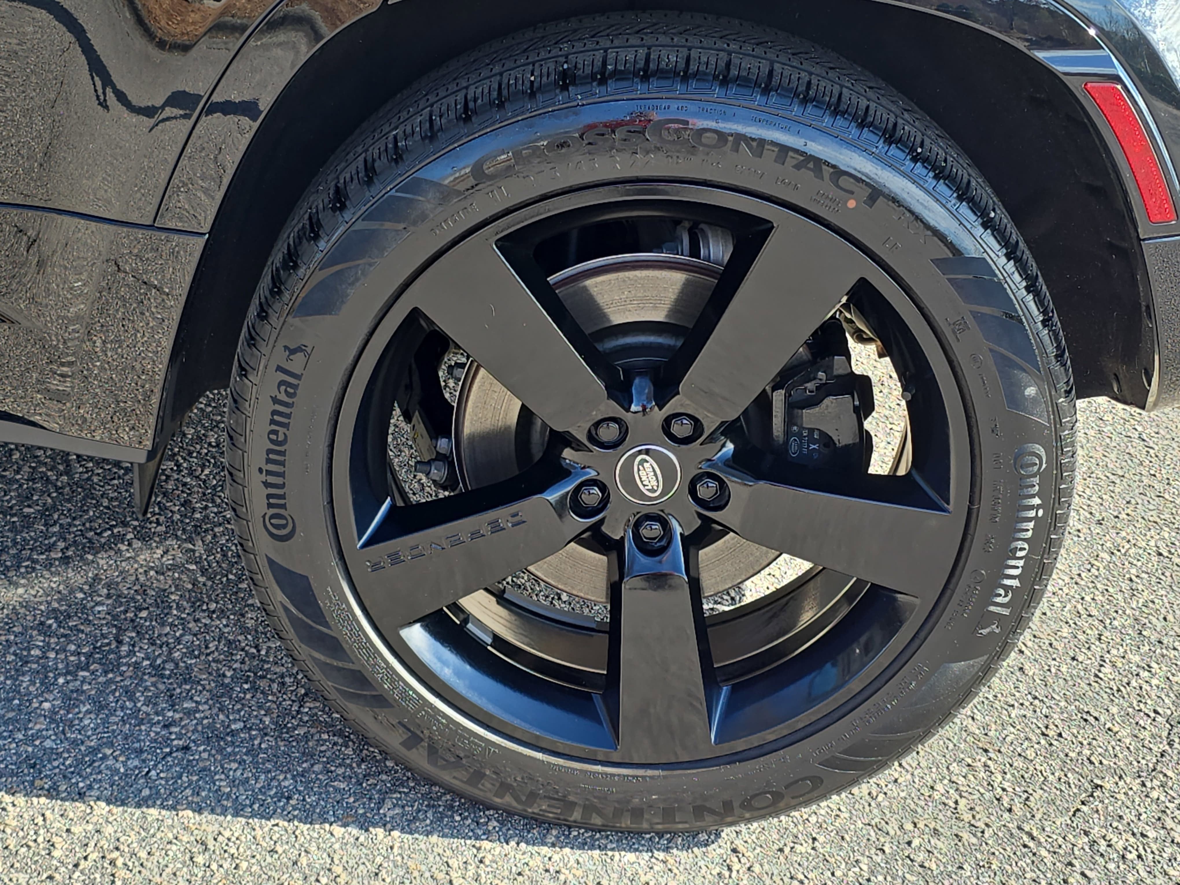 2024 Land Rover Defender V8