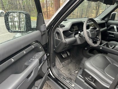 2024 Land Rover Defender V8