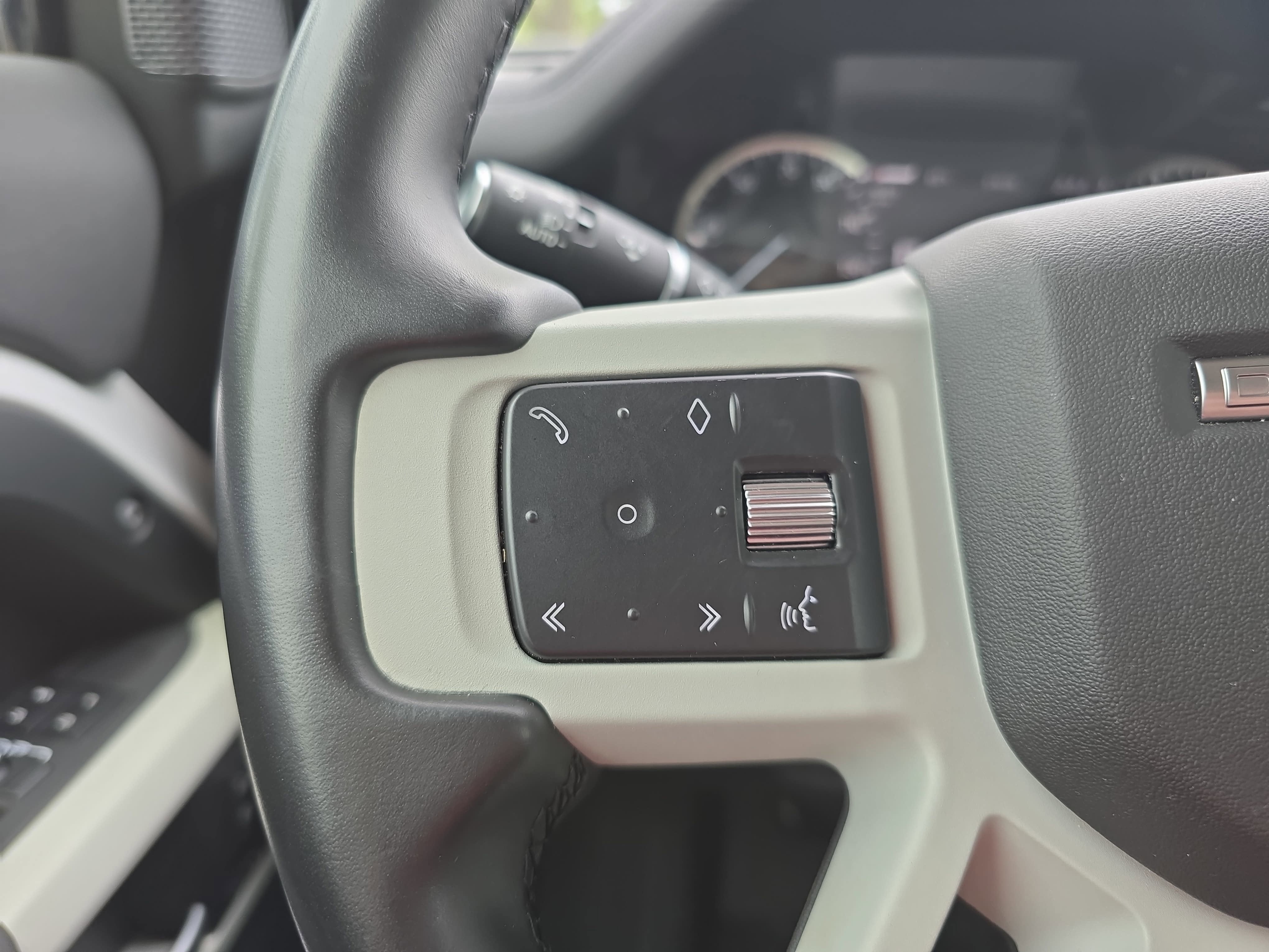 2023 Land Rover Defender S