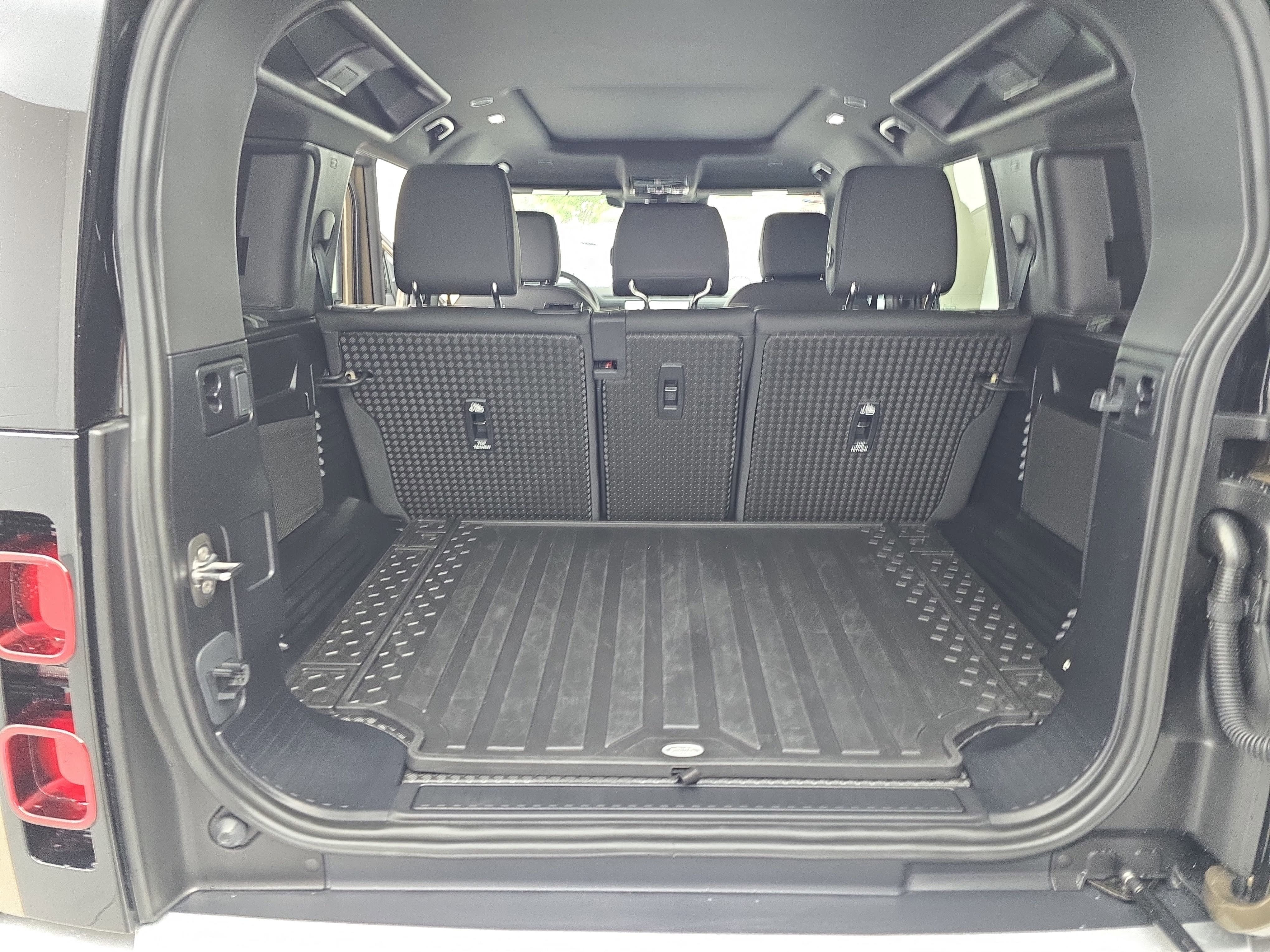 2025 Land Rover Defender S