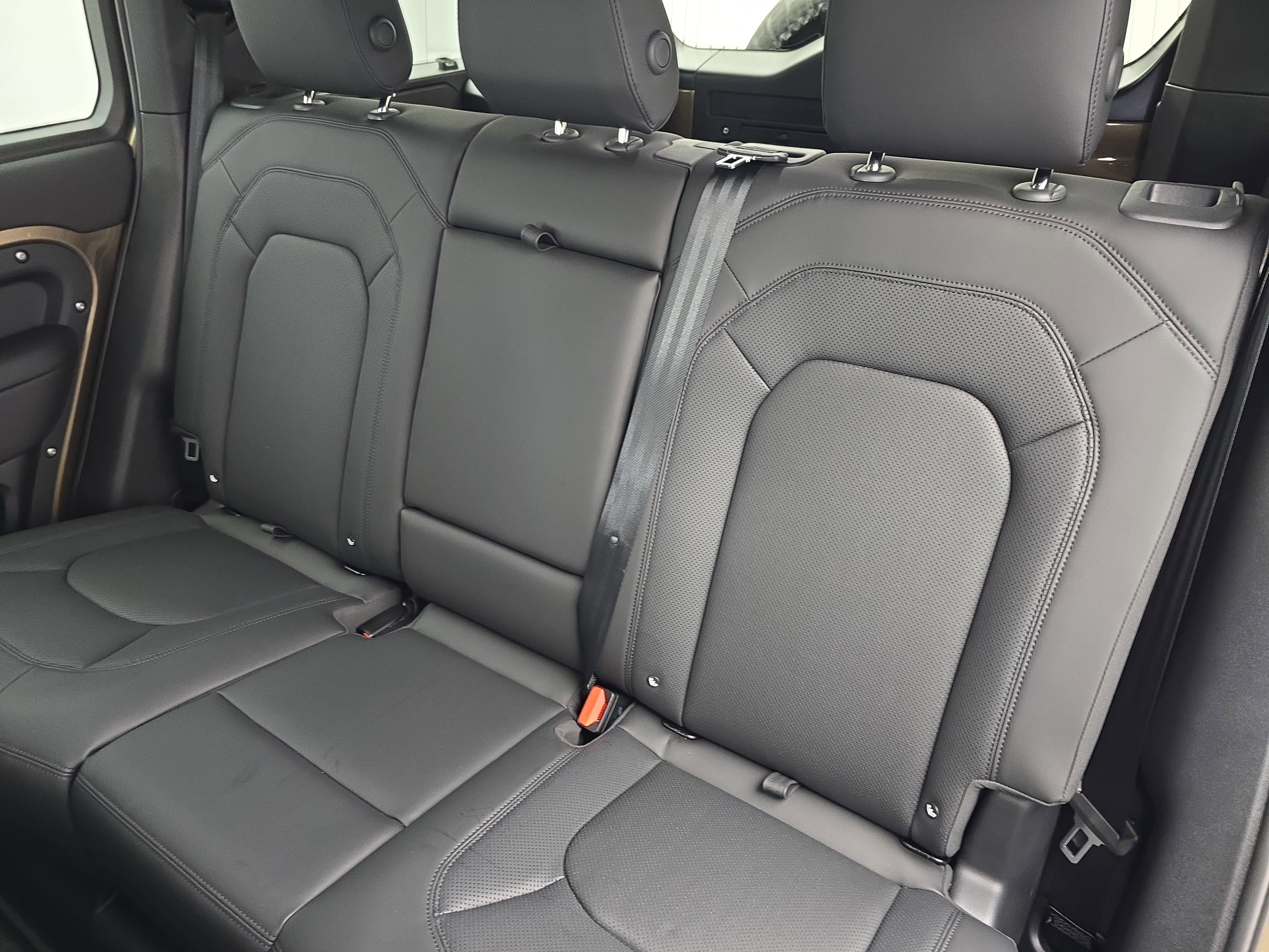 2025 Land Rover Defender S