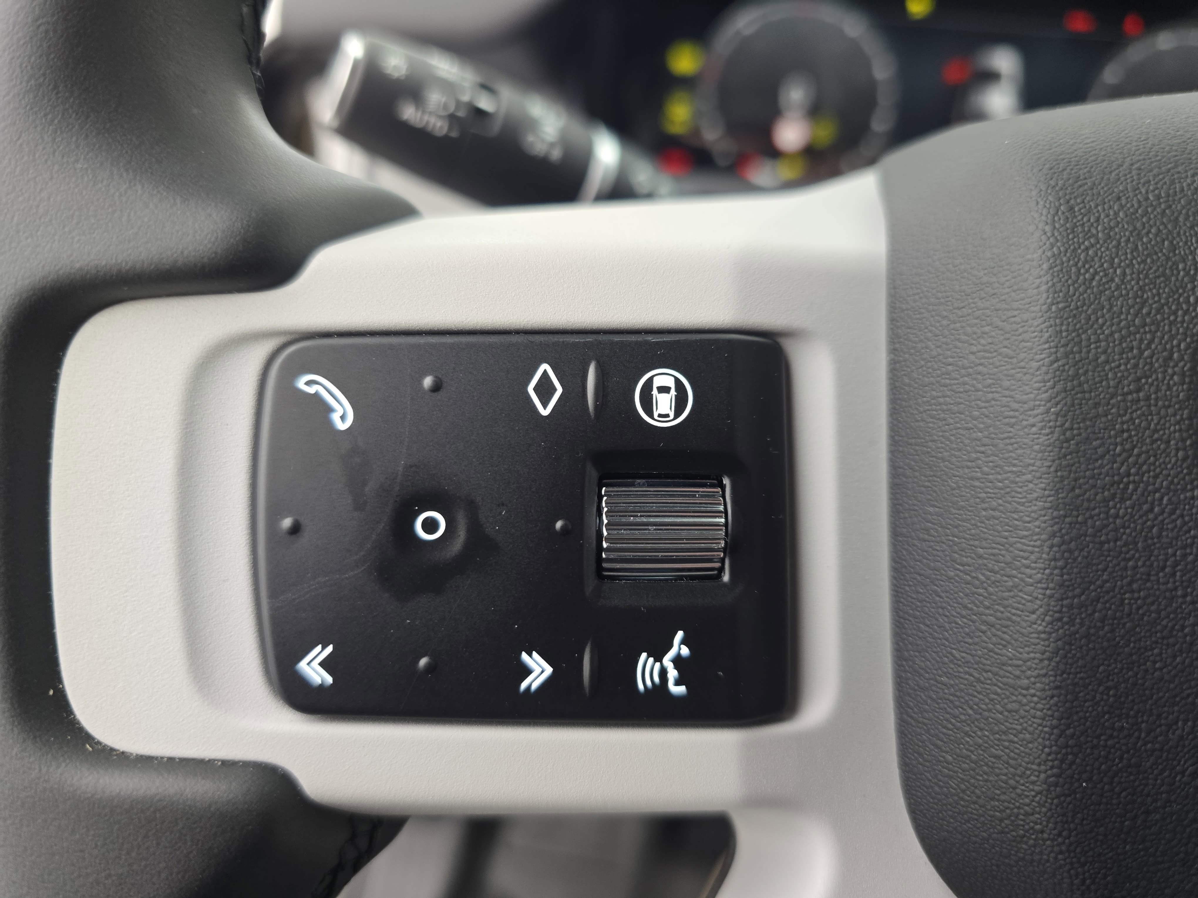 2025 Land Rover Defender S