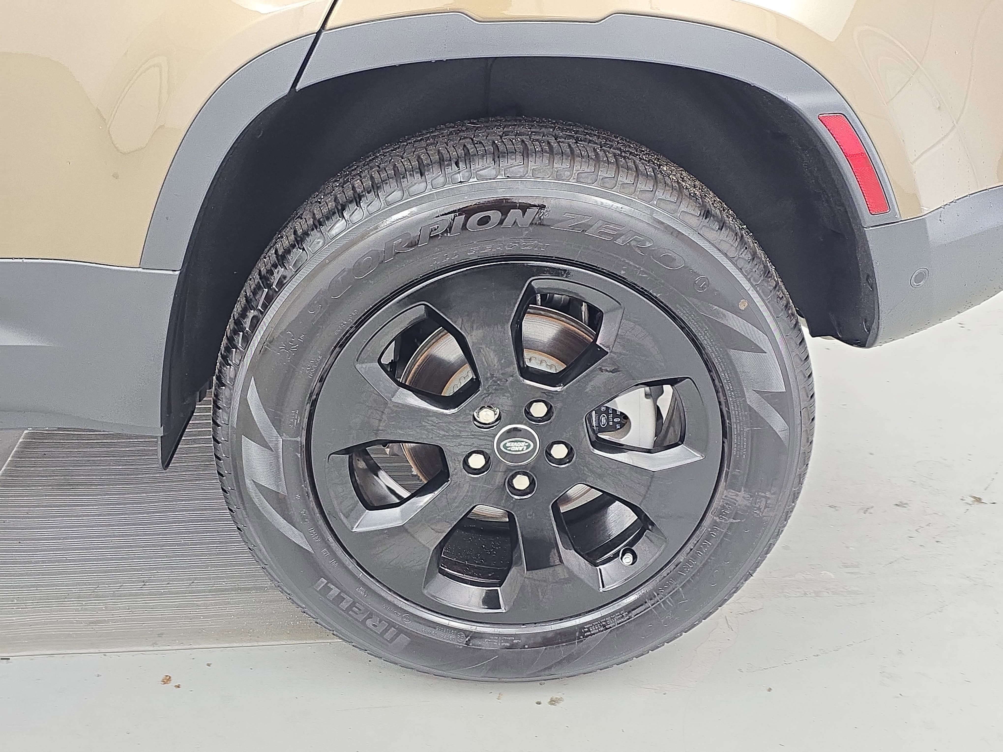 2025 Land Rover Defender S